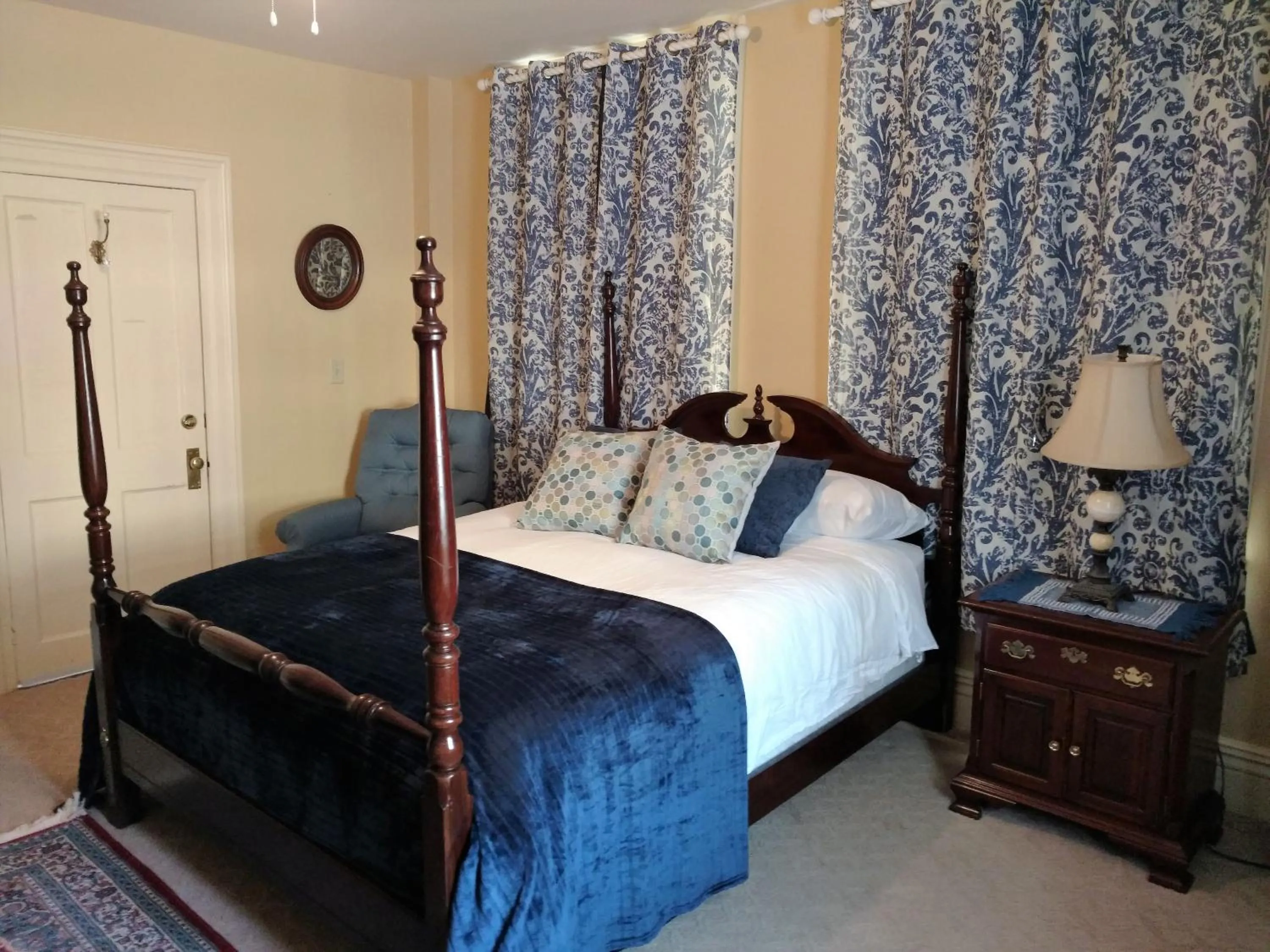Bed in Daniel Stebbins B and B