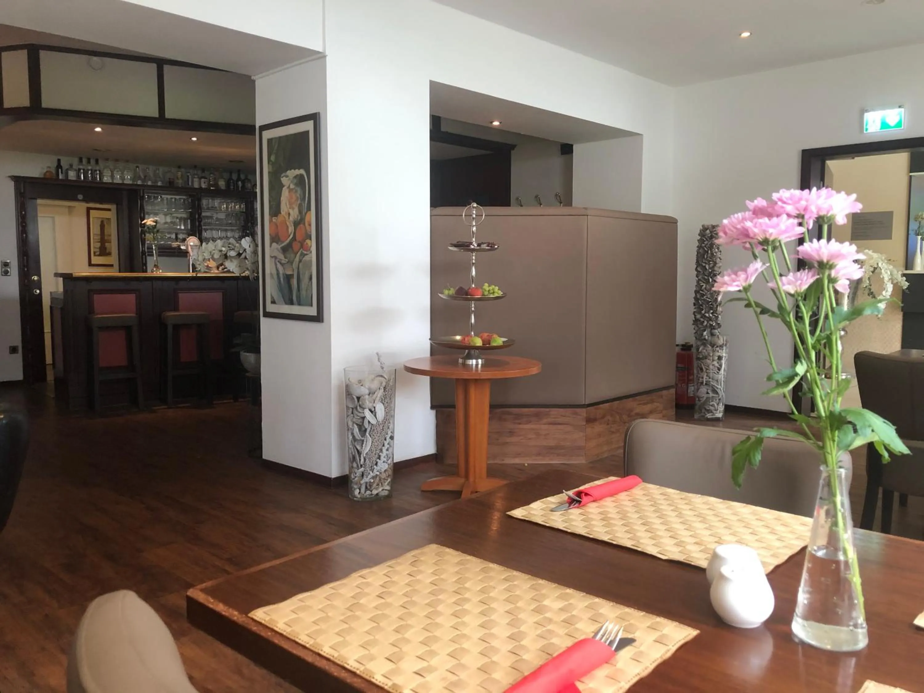 Lounge or bar in WH Hotels Papenburg Zentrum