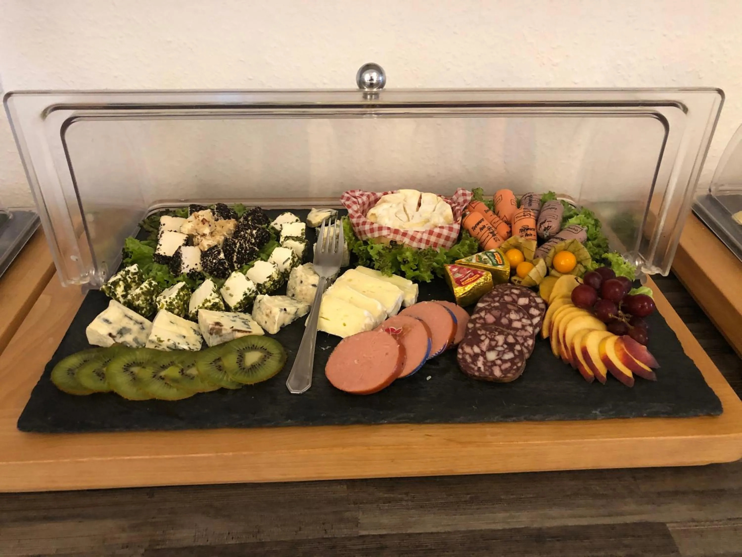 Buffet breakfast in WH Hotels Papenburg Zentrum