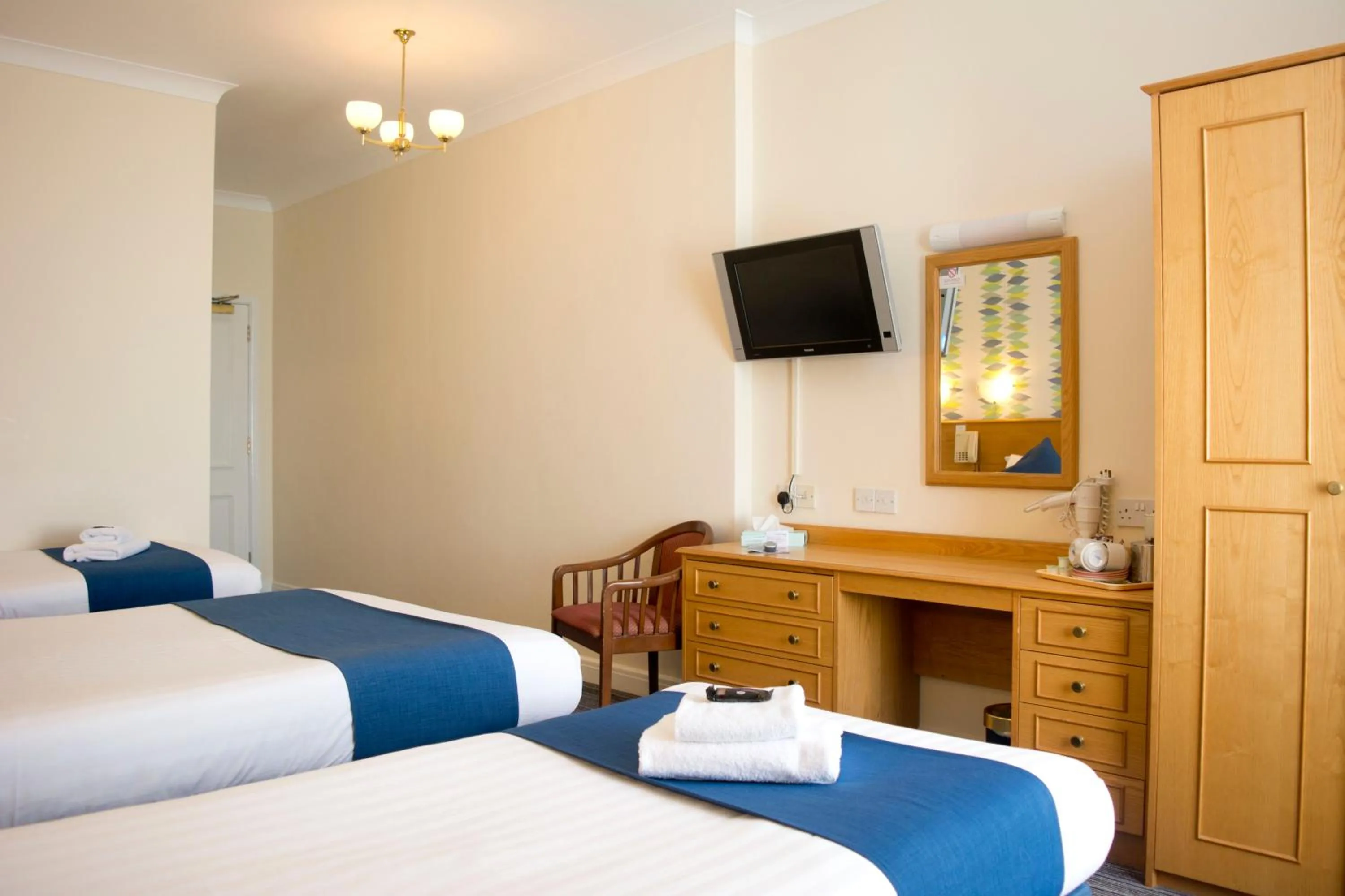 Bed in TLH Derwent Hotel - TLH Leisure, Entertainment and Spa Resort