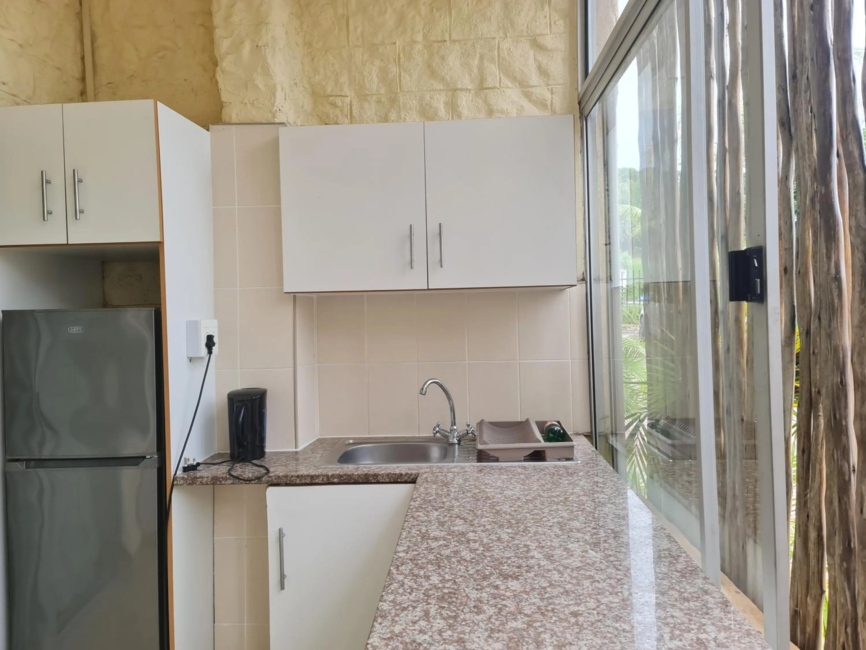 Kitchen or kitchenette in Bluff Accommodation Aybriden Self-Catering