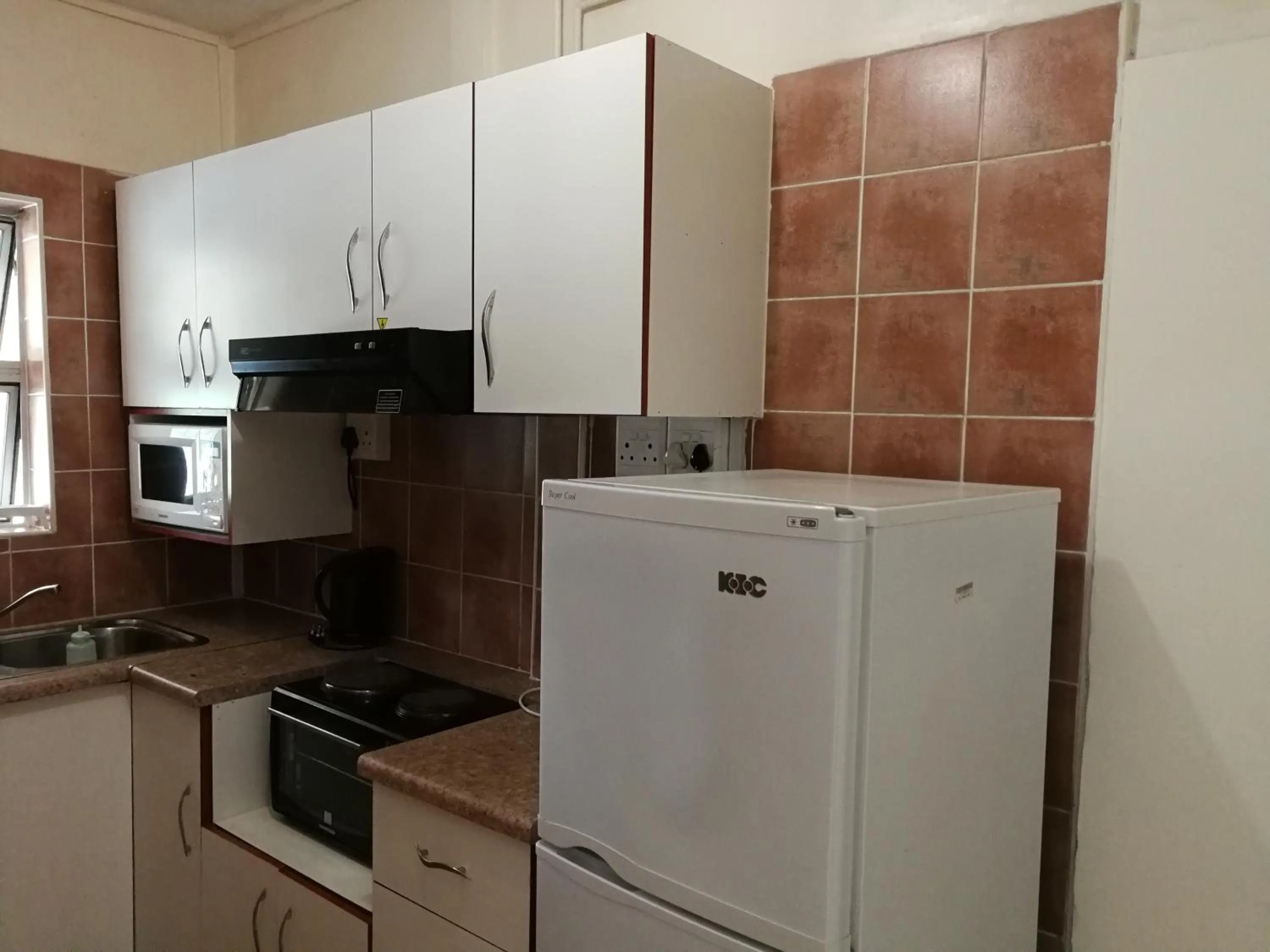 Kitchen or kitchenette in Bluff Accommodation Aybriden Self-Catering