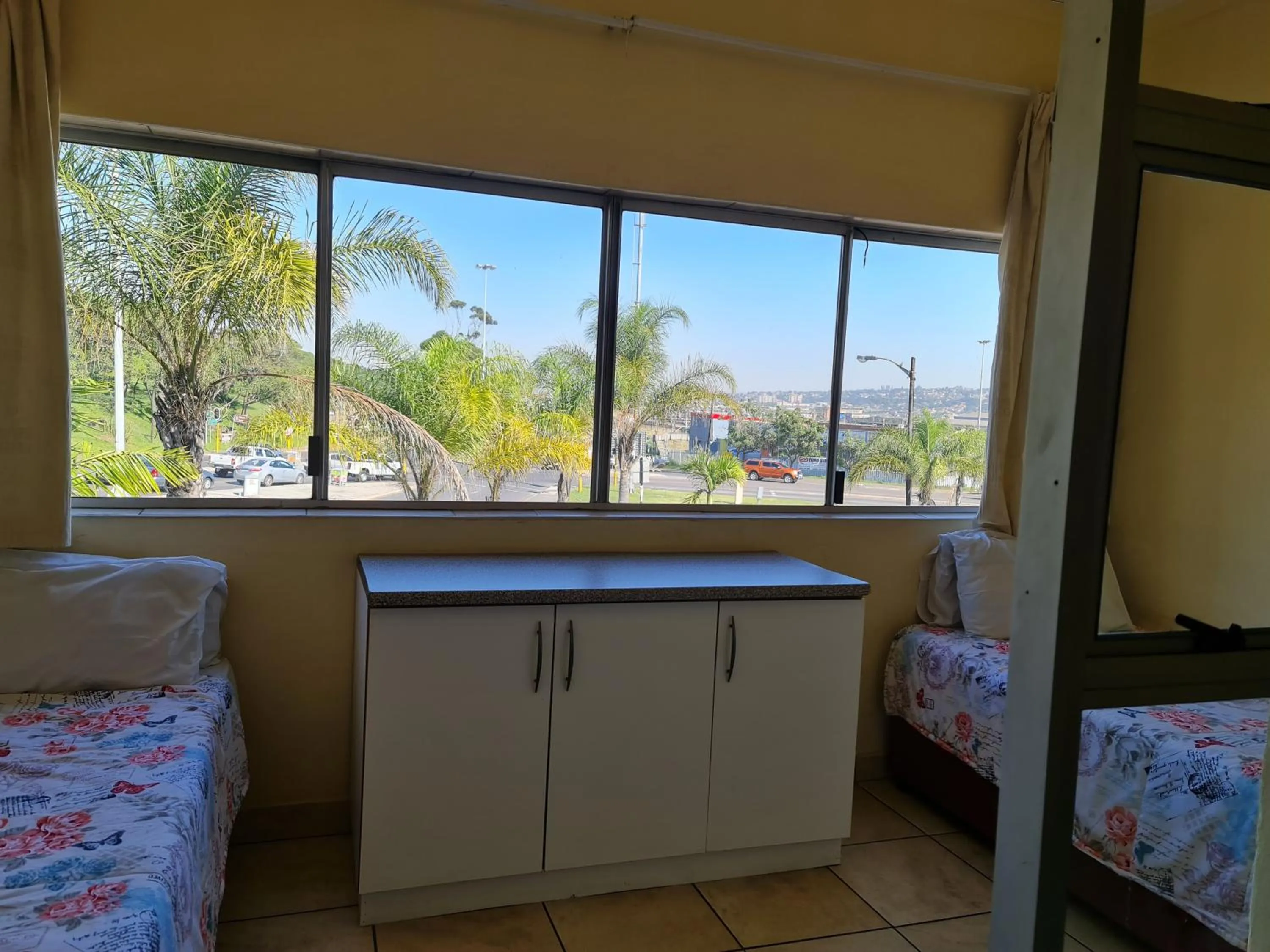 View (from property/room), Bed in Bluff Accommodation Aybriden Self-Catering