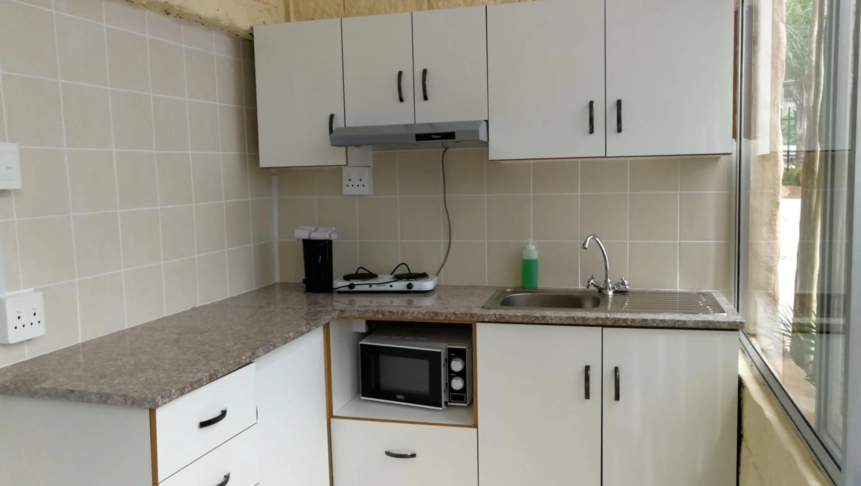 Kitchen or kitchenette in Bluff Accommodation Aybriden Self-Catering