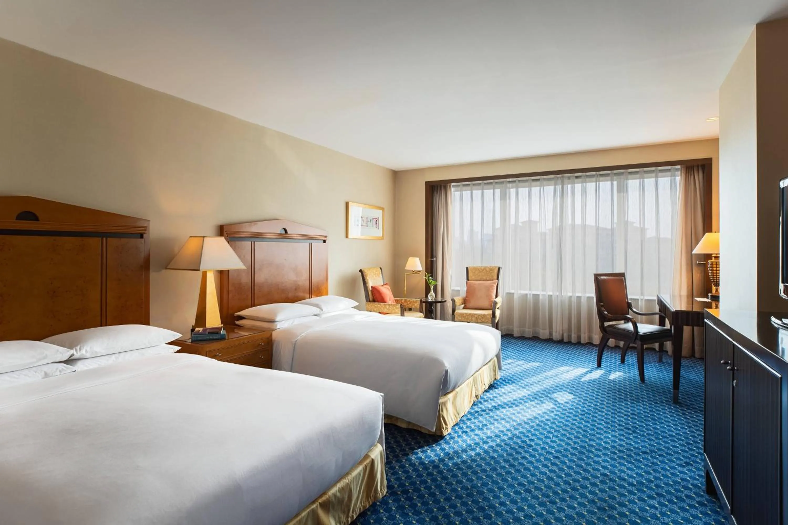 Photo of the whole room, Bed in Renaissance Tianjin TEDA Convention Centre Hotel