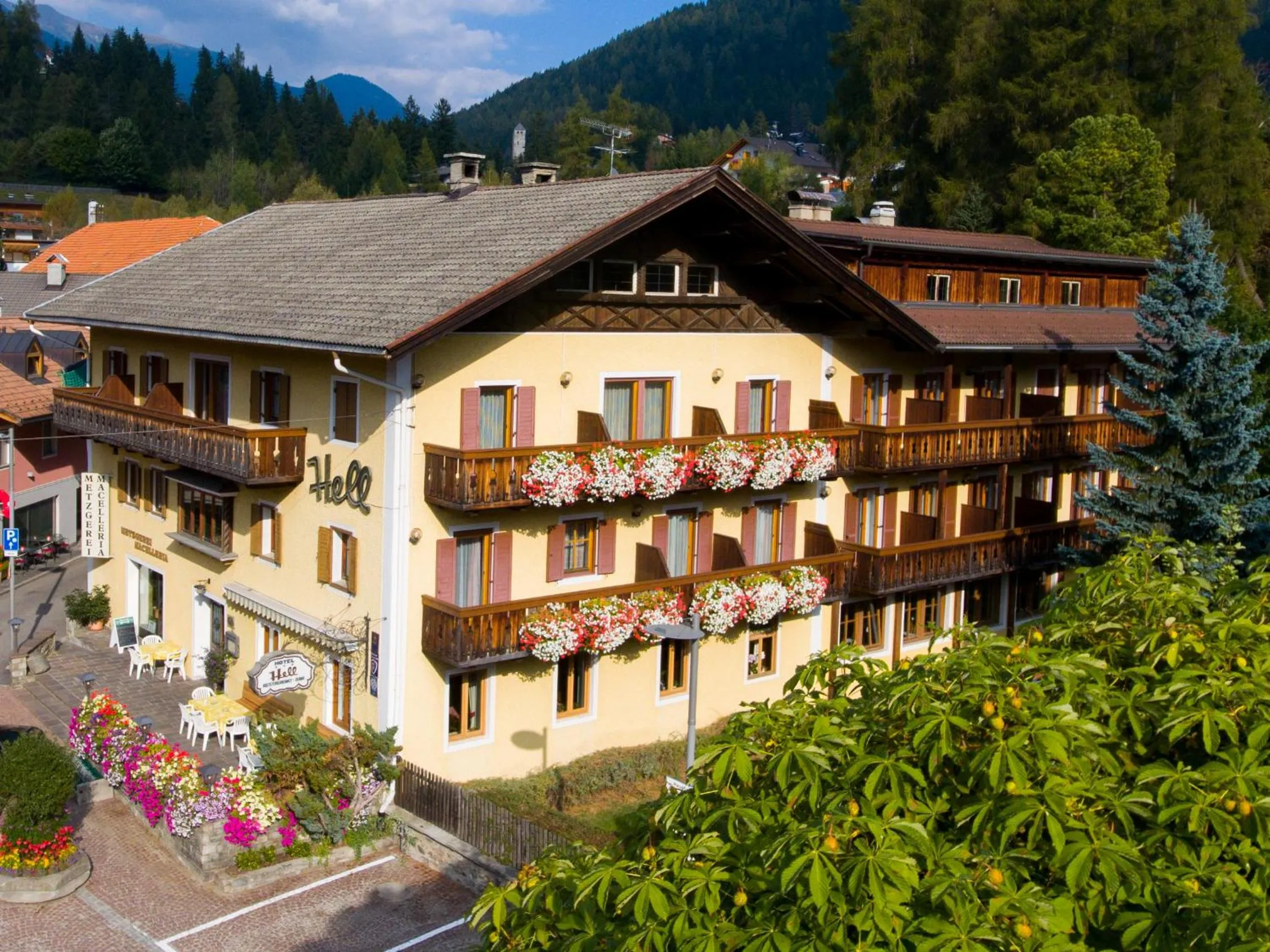 Property building in Hotel Hell