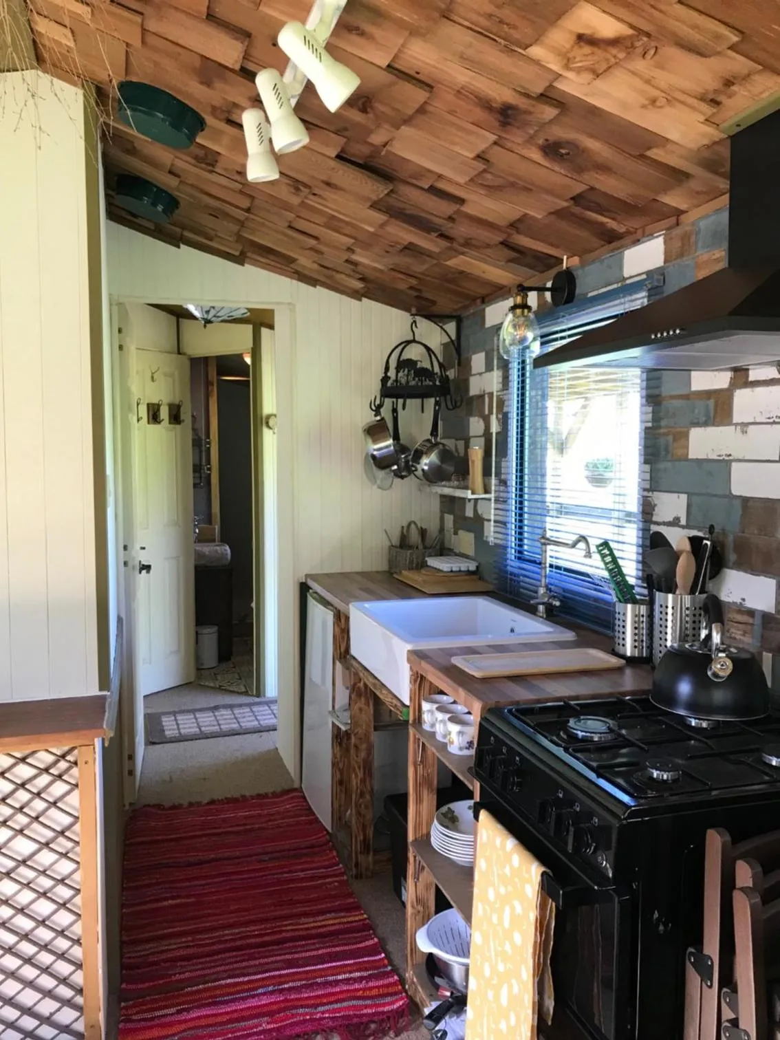 Kitchen or kitchenette in The Vobster Inn