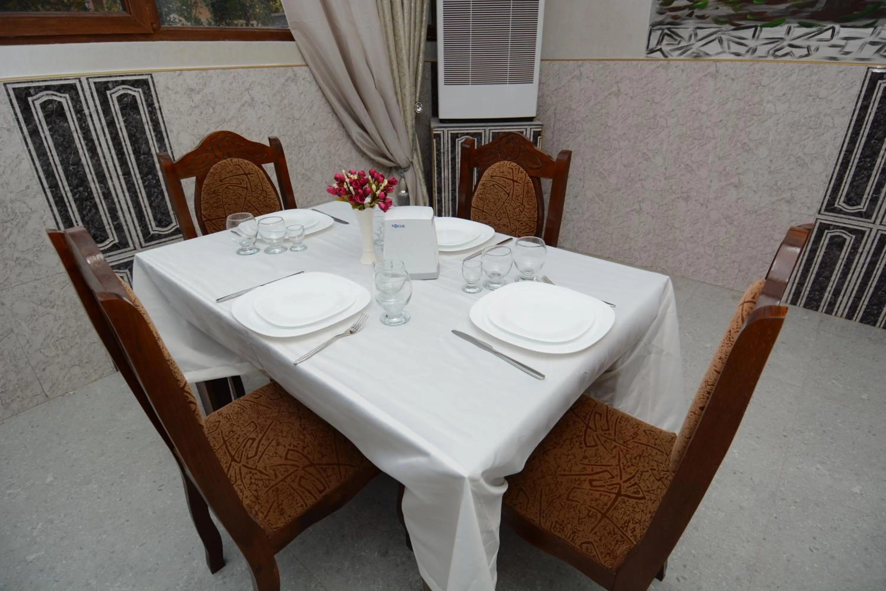 Restaurant/places to eat in Hotel Inter