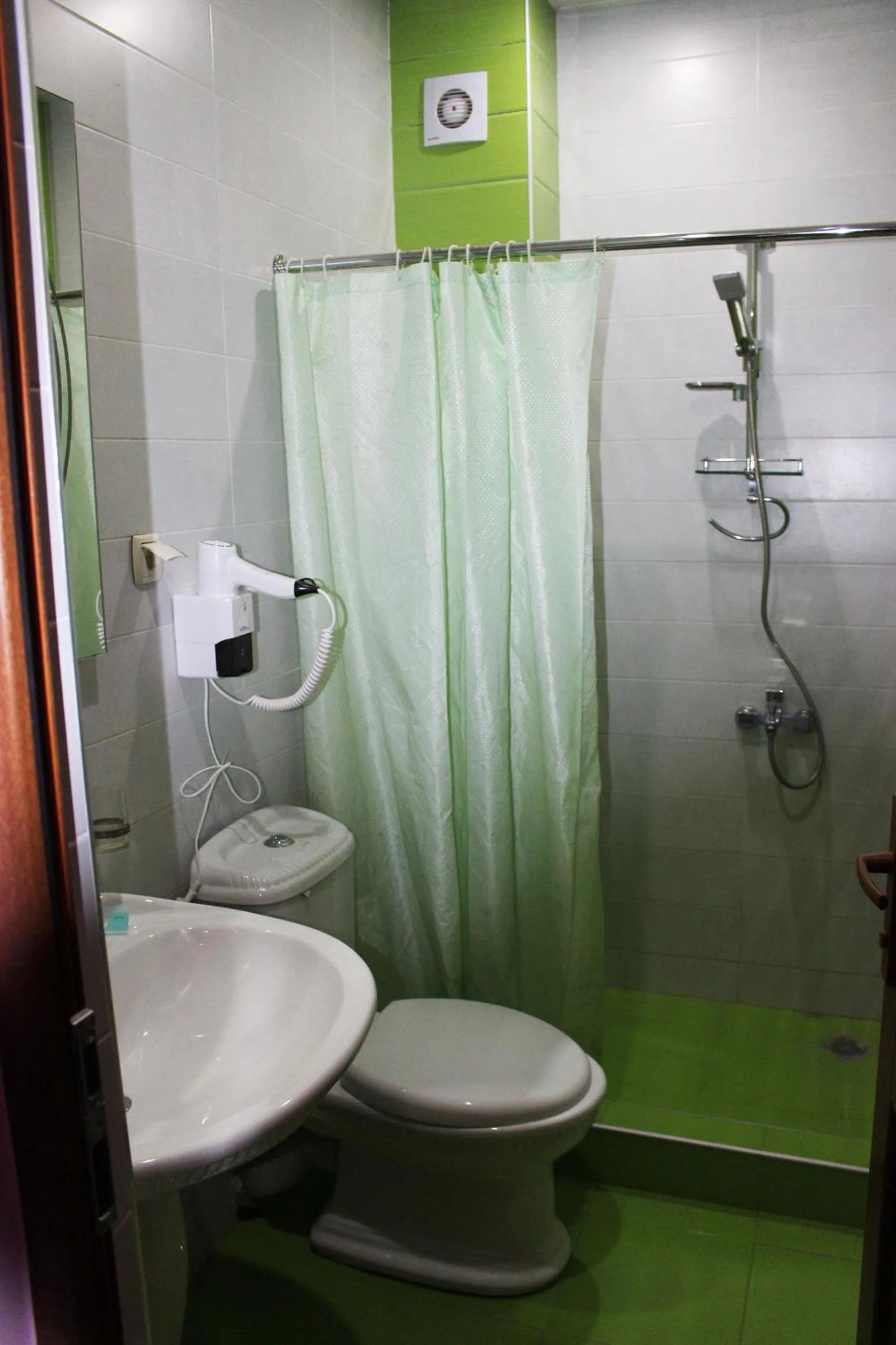 Shower in Hotel Inter