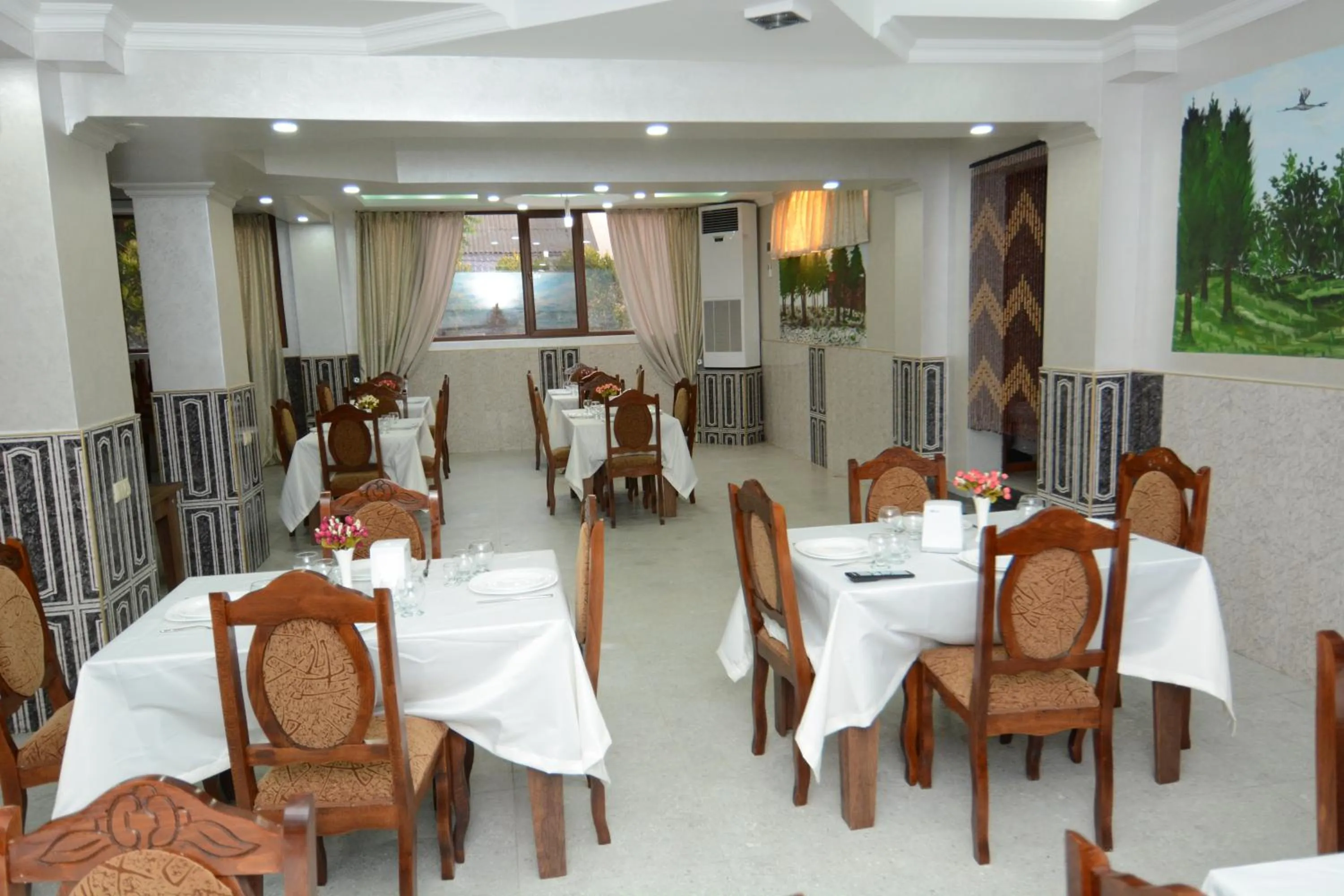 Restaurant/places to eat in Hotel Inter