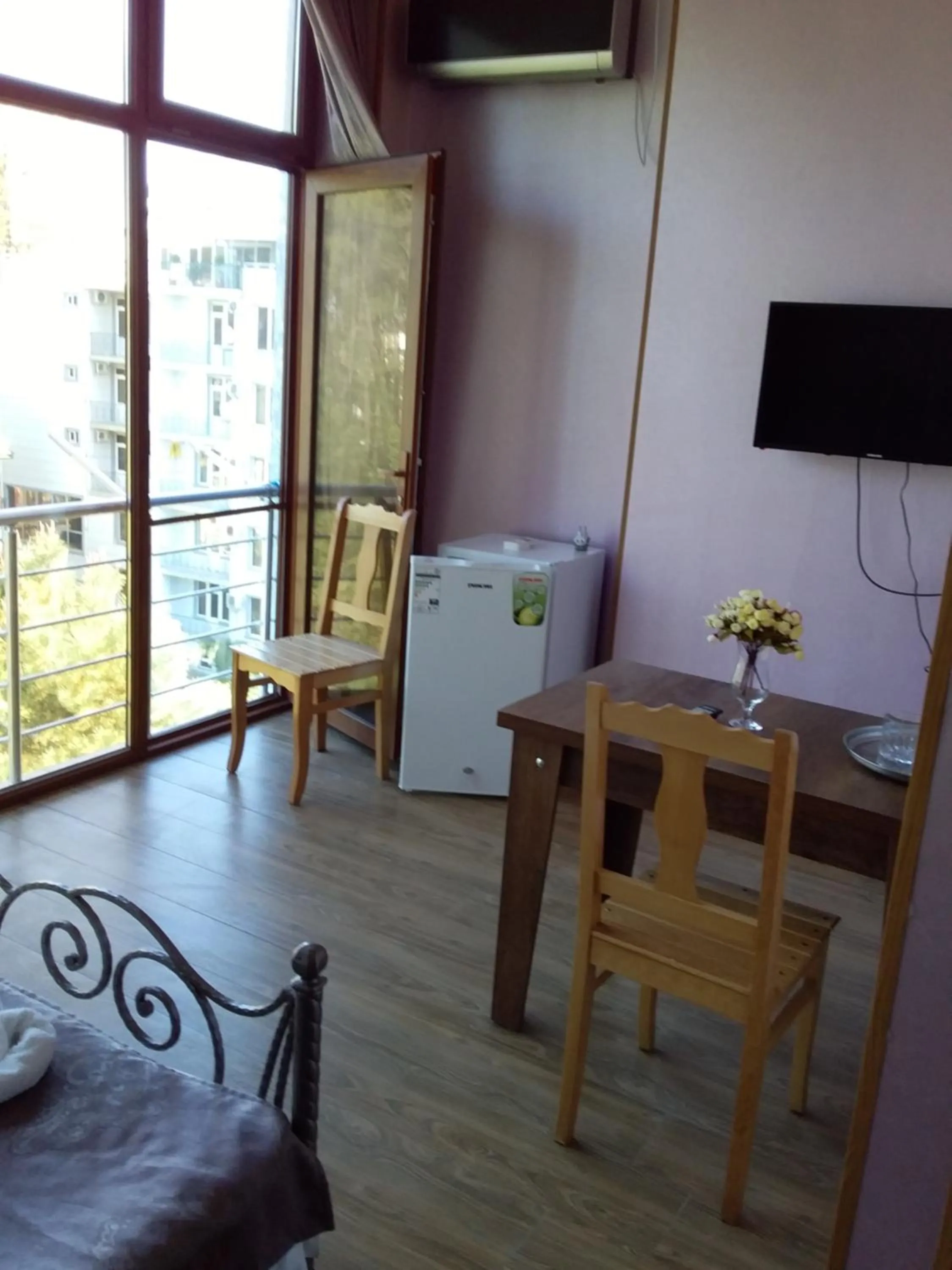 Communal lounge/ TV room in Hotel Inter