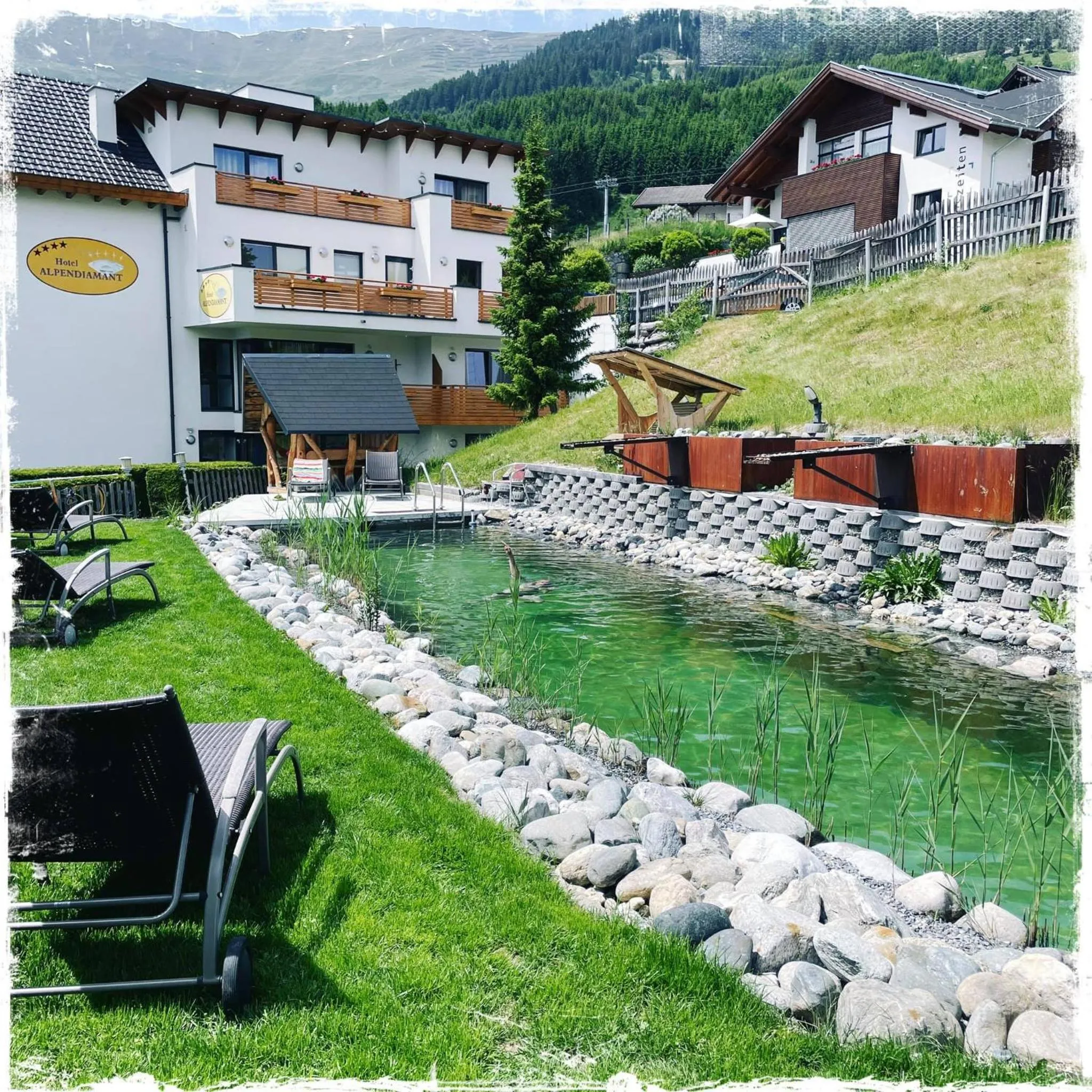 Swimming pool in Hotel Garni Alpendiamant