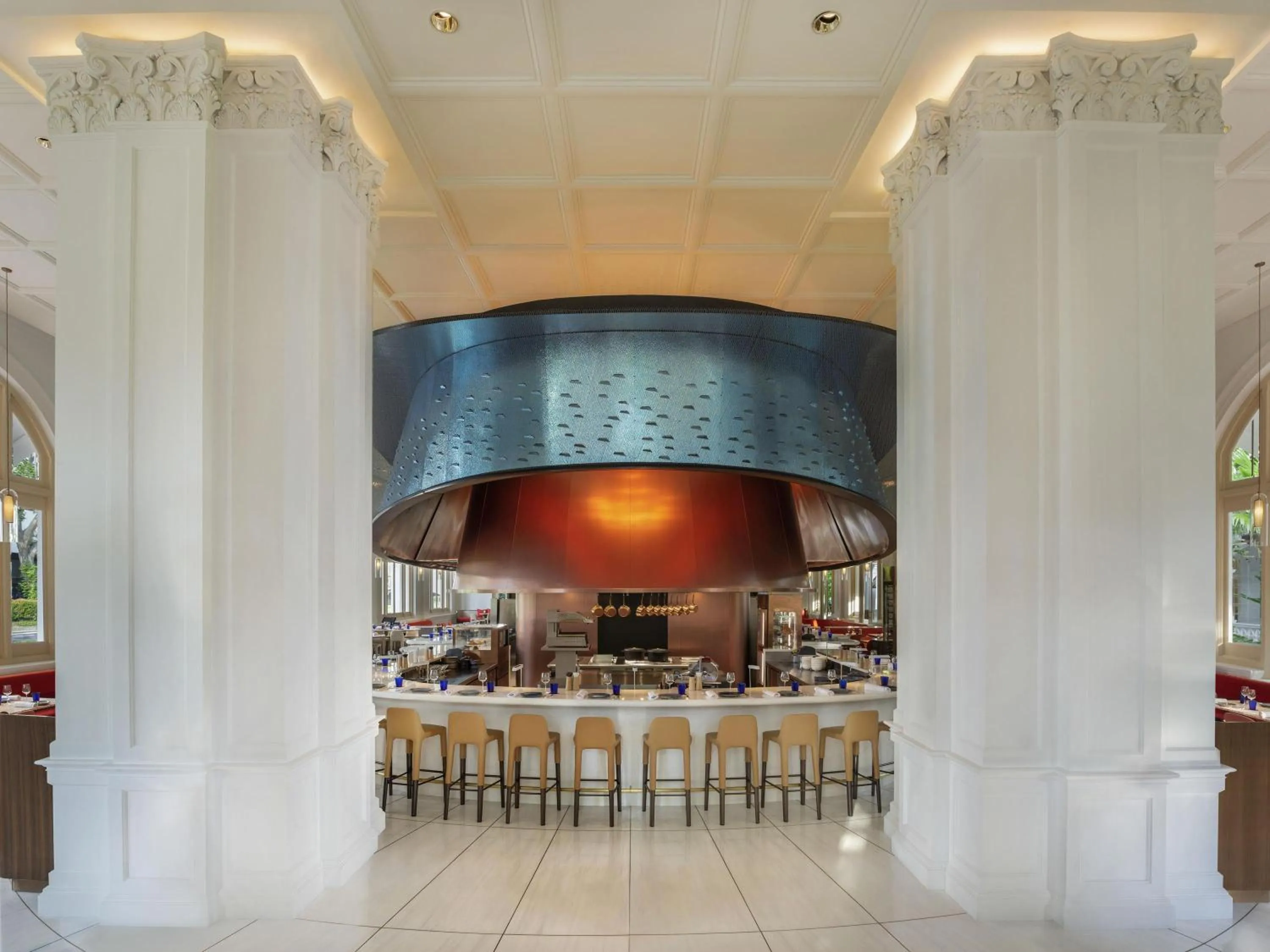 Restaurant/places to eat in Raffles Singapore