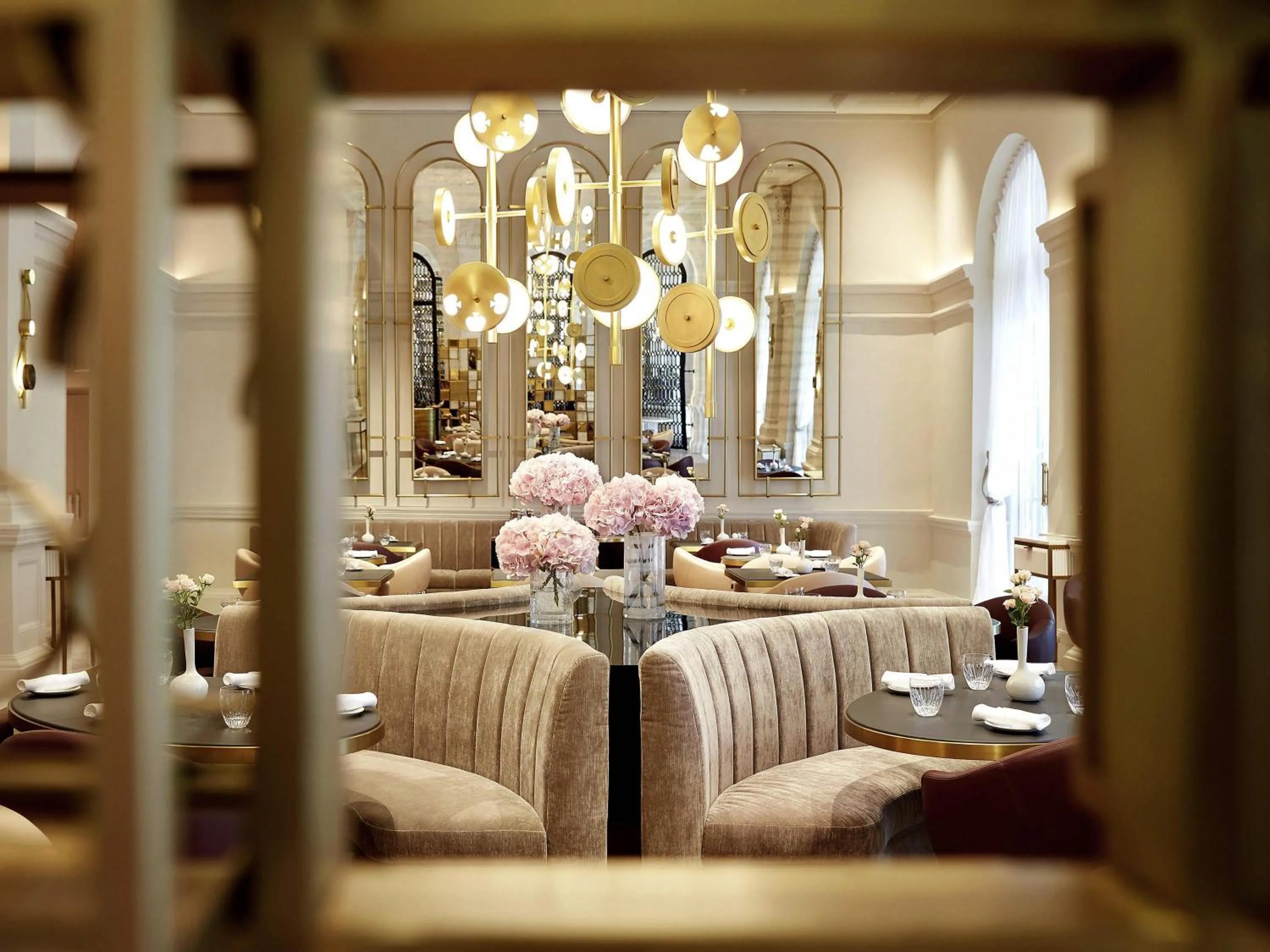 Restaurant/places to eat in Raffles Singapore