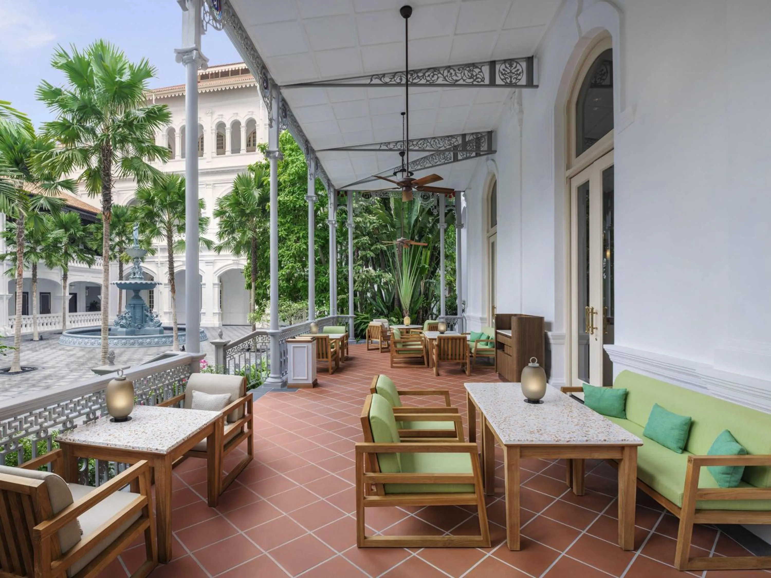 Restaurant/places to eat in Raffles Singapore