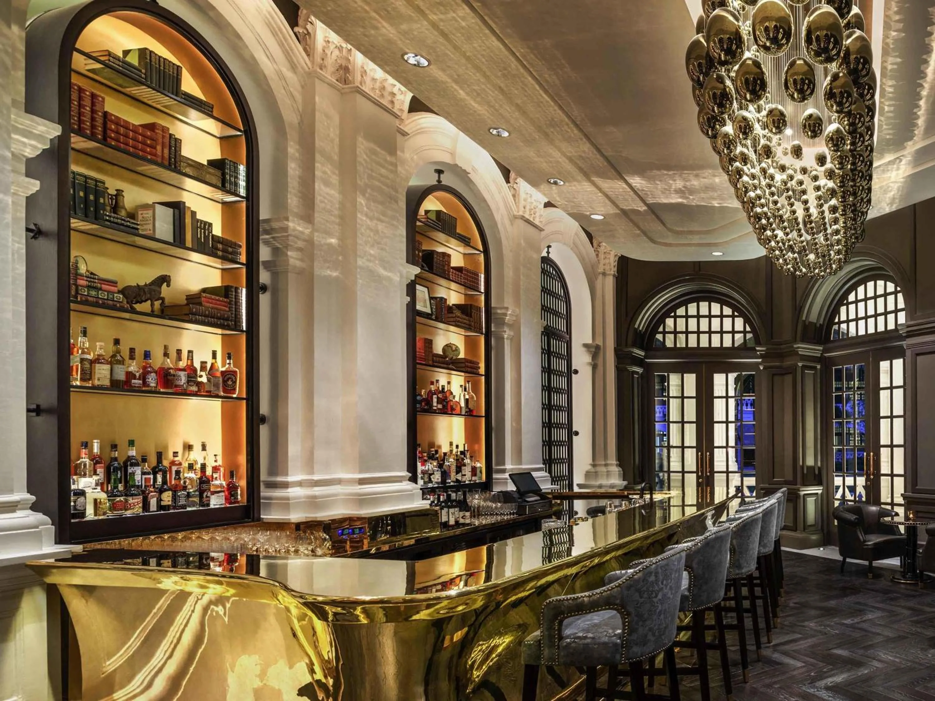 Restaurant/places to eat in Raffles Singapore