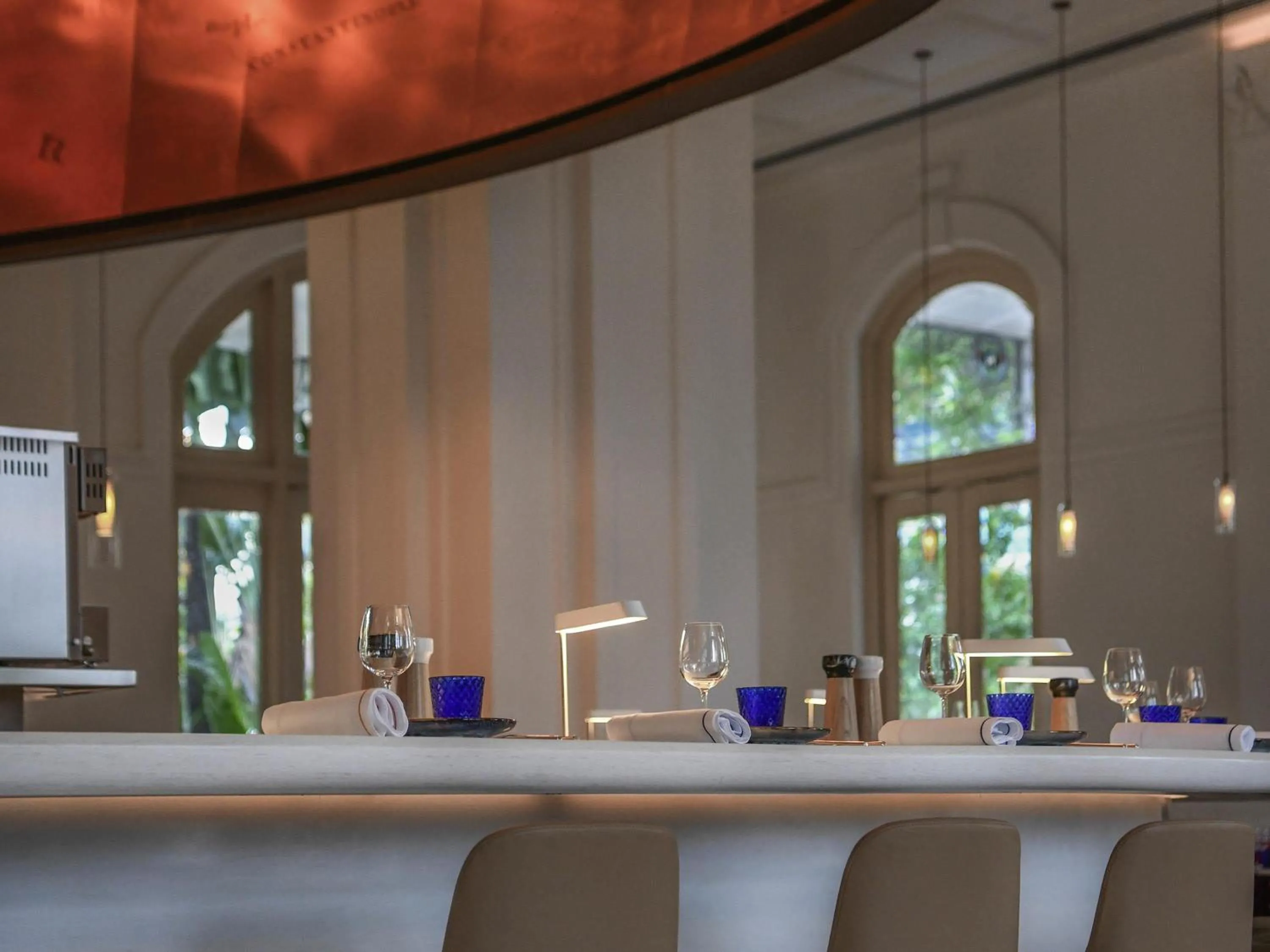 Restaurant/places to eat in Raffles Singapore