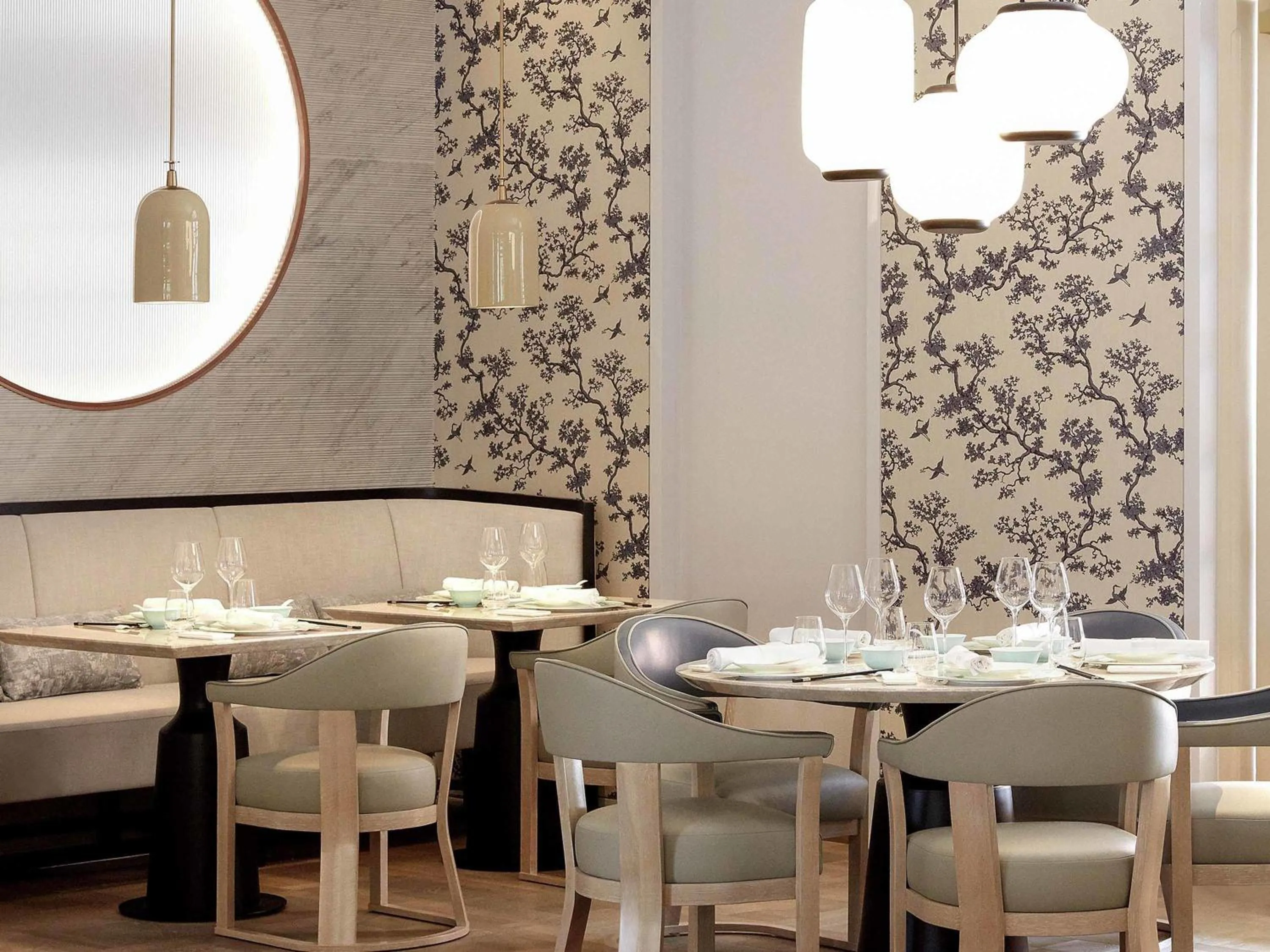 Restaurant/places to eat in Raffles Singapore