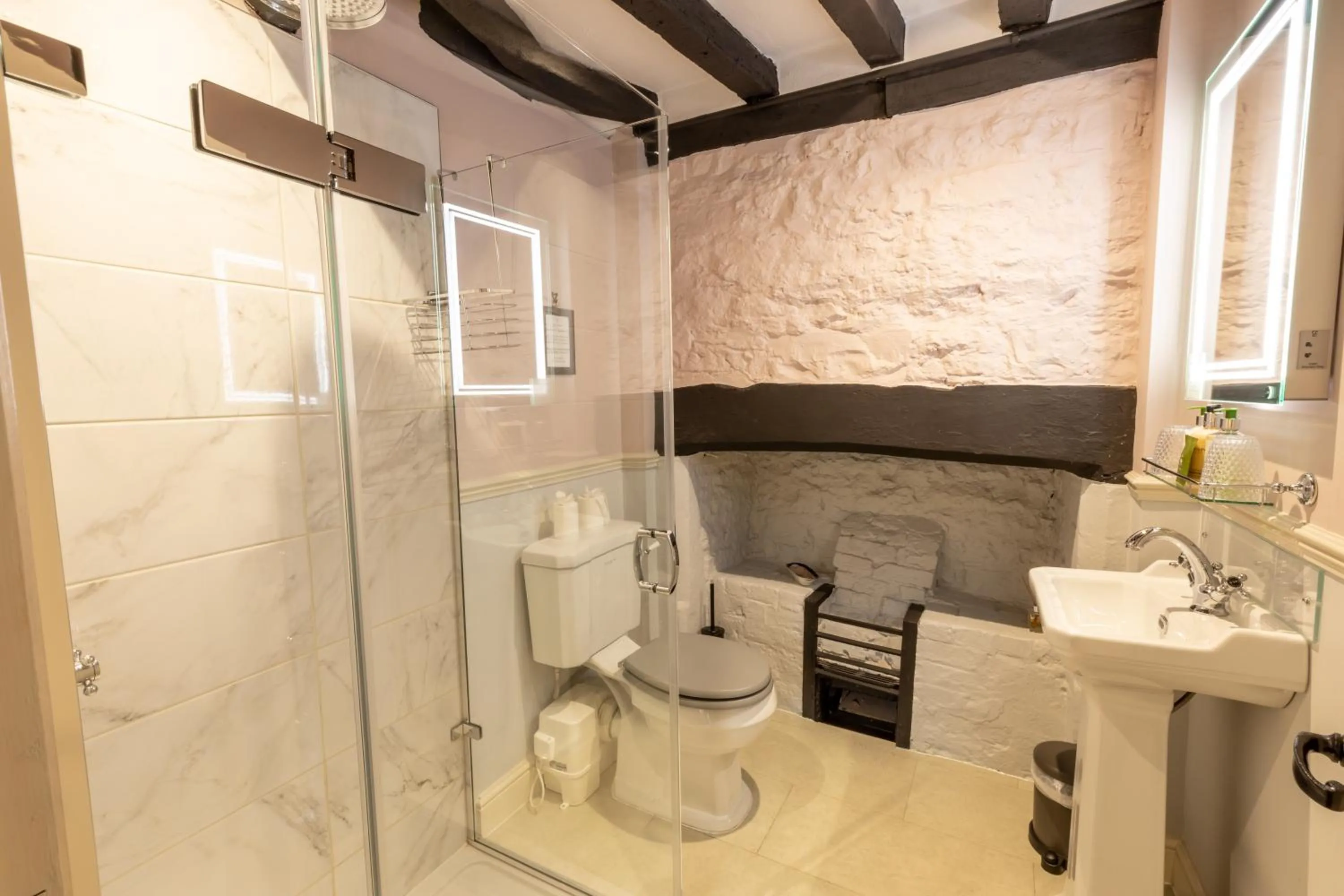 Bathroom in The Old Vicarage Hotel & Restaurant