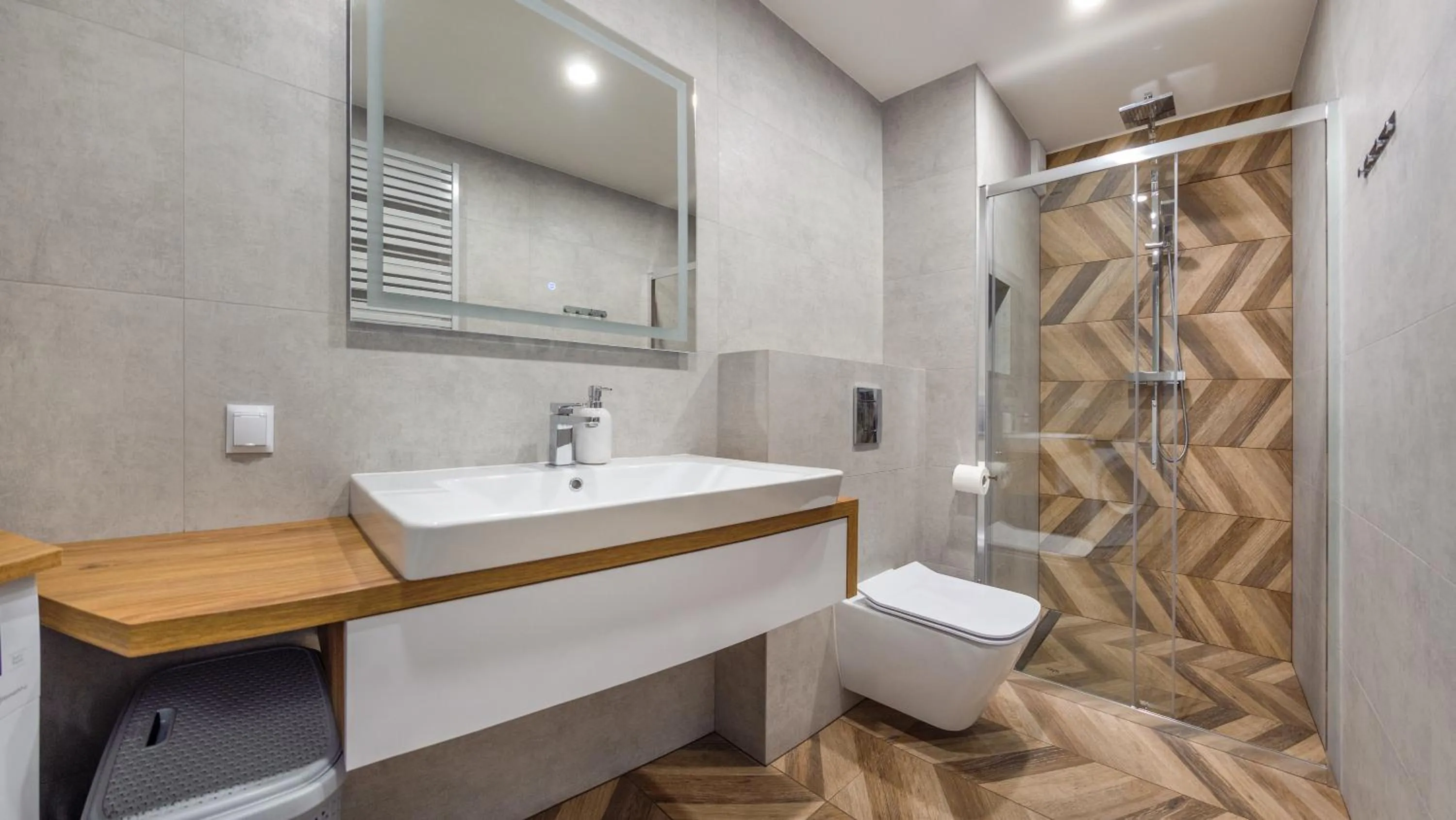 Shower in Na Klifie, Sun & Snow