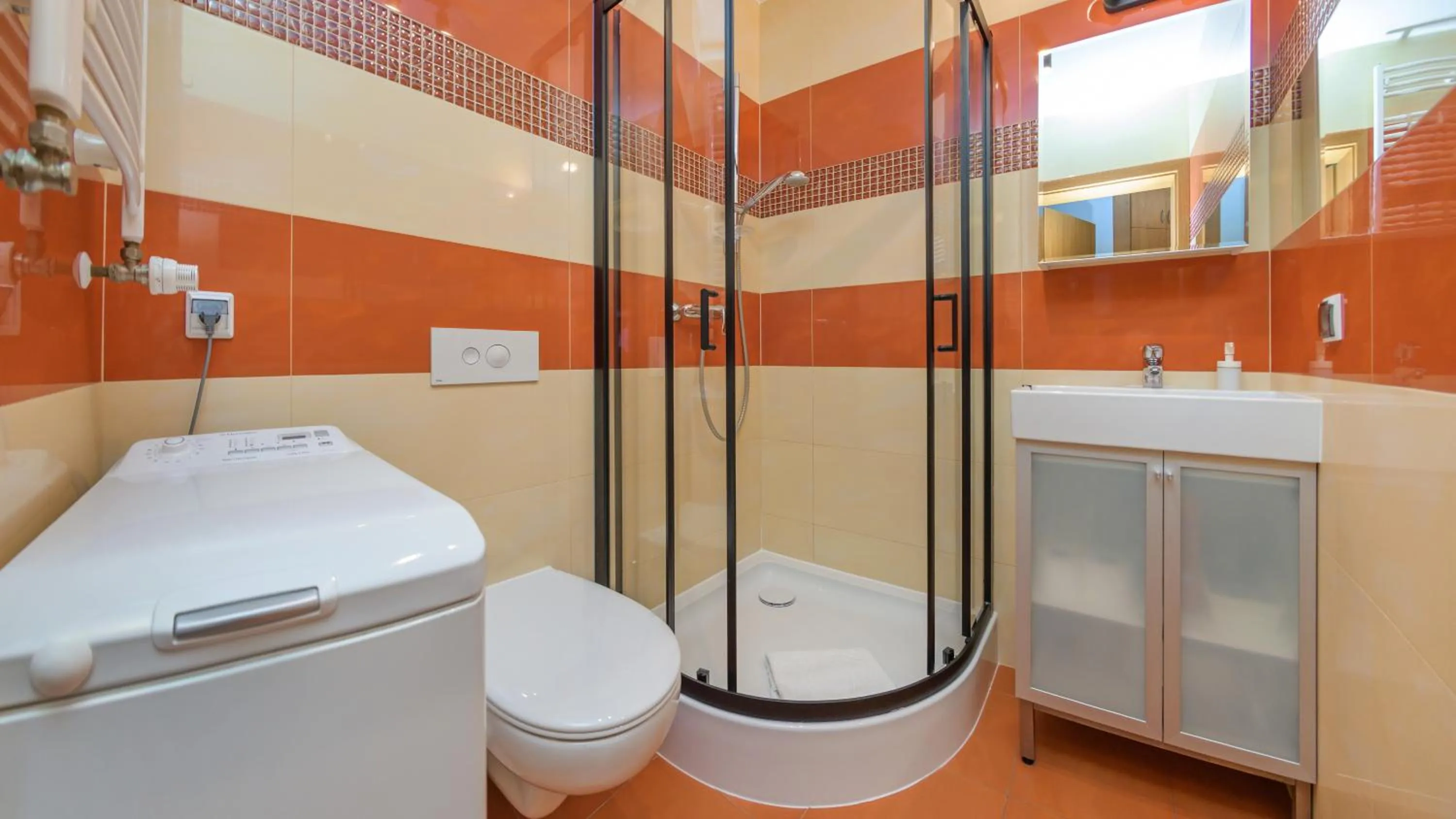 Shower in Na Klifie, Sun & Snow