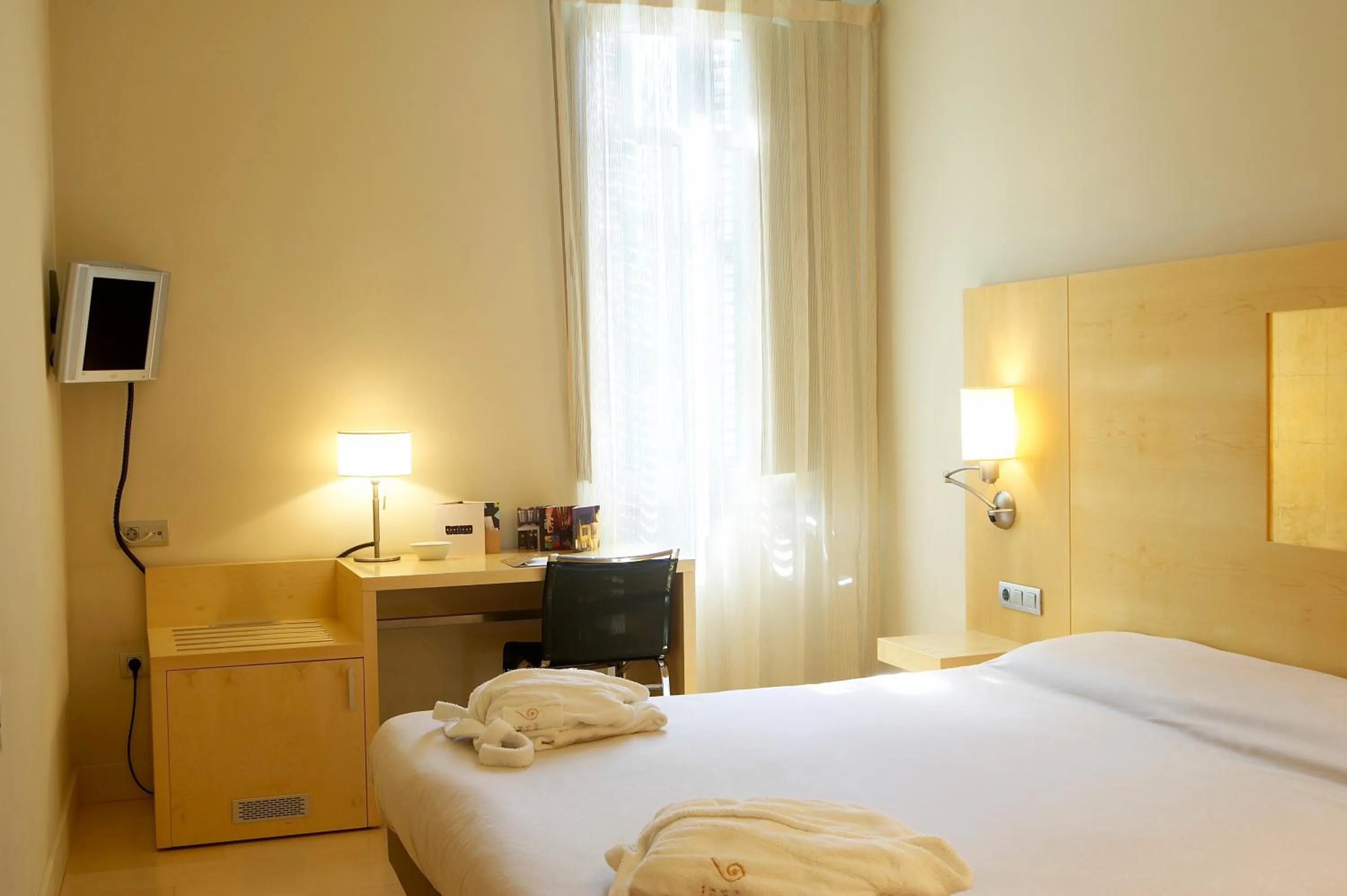 Bedroom, Bed in Hotel Sant Roc