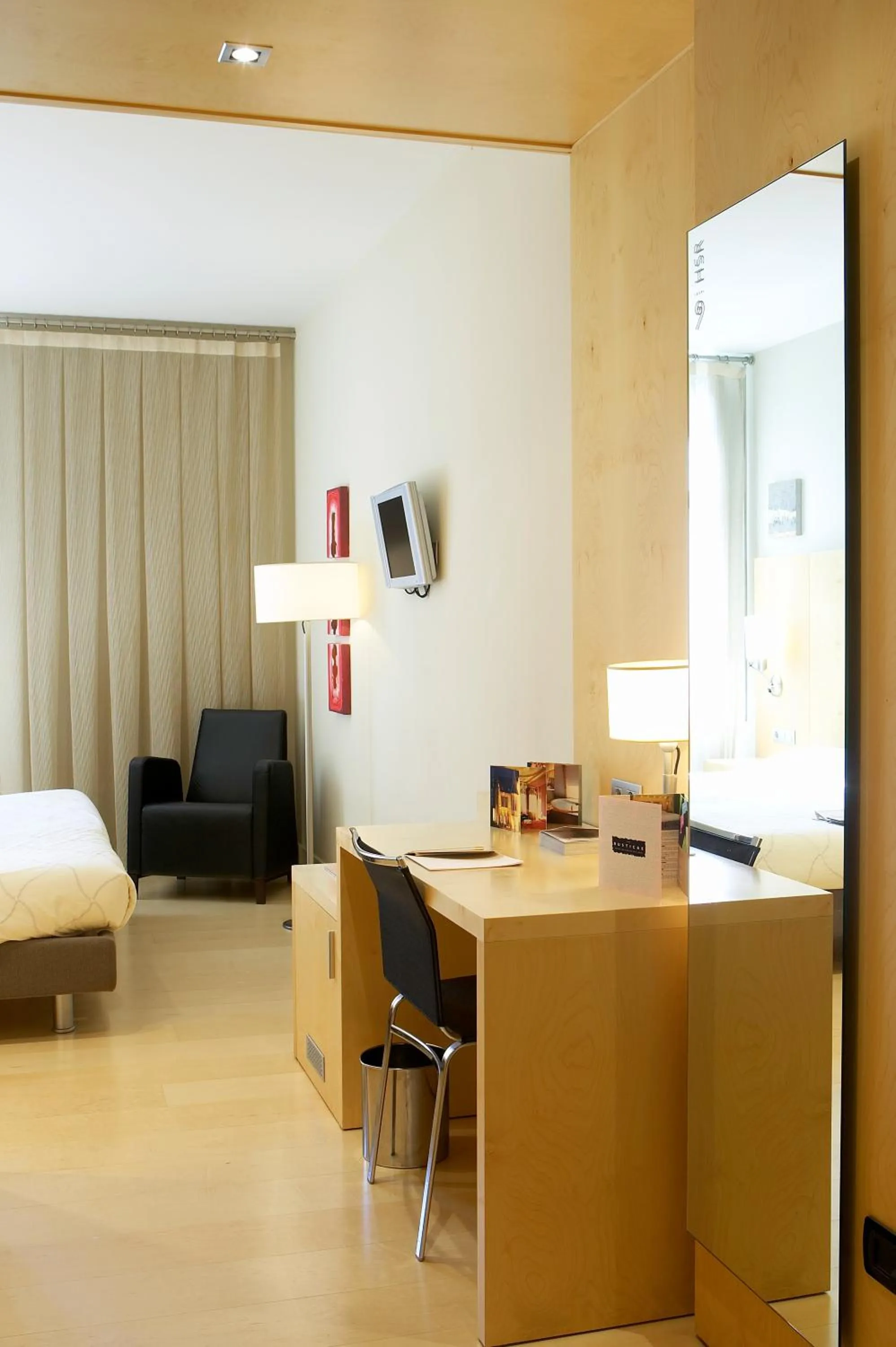 Bedroom, Bed in Hotel Sant Roc