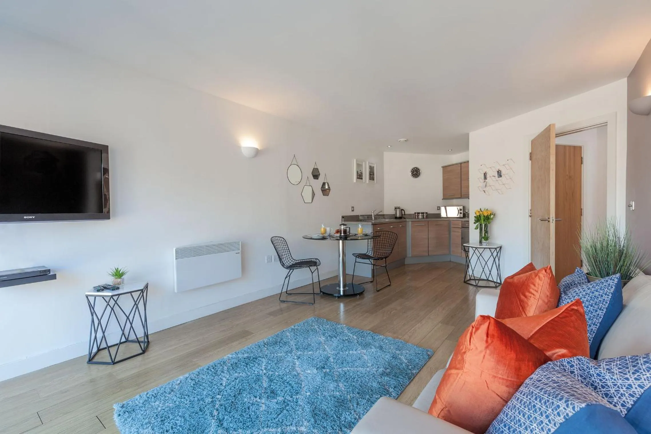 Kitchen or kitchenette in KSpace @ Waterloo Court