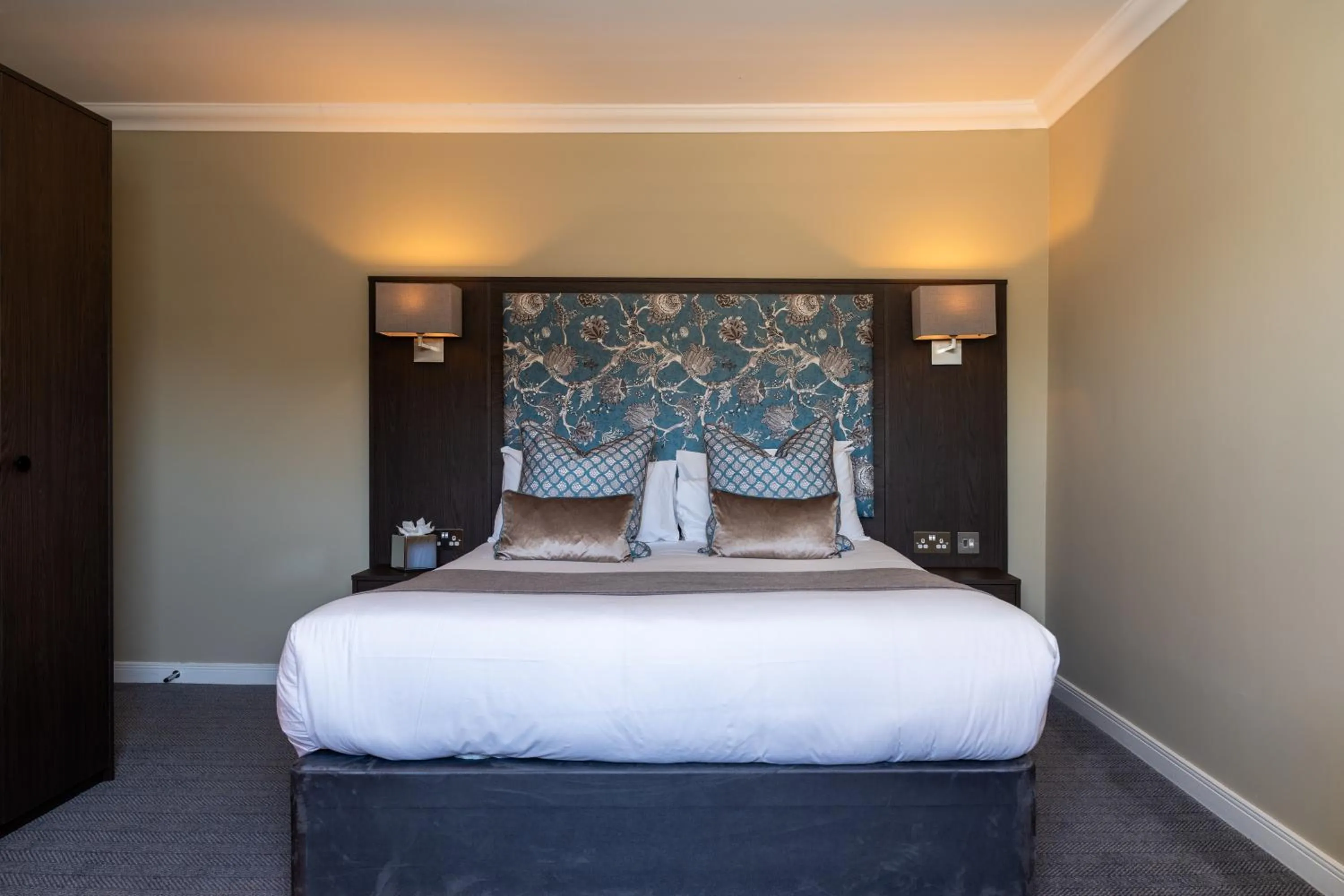 Bed in Nevis Bank Inn