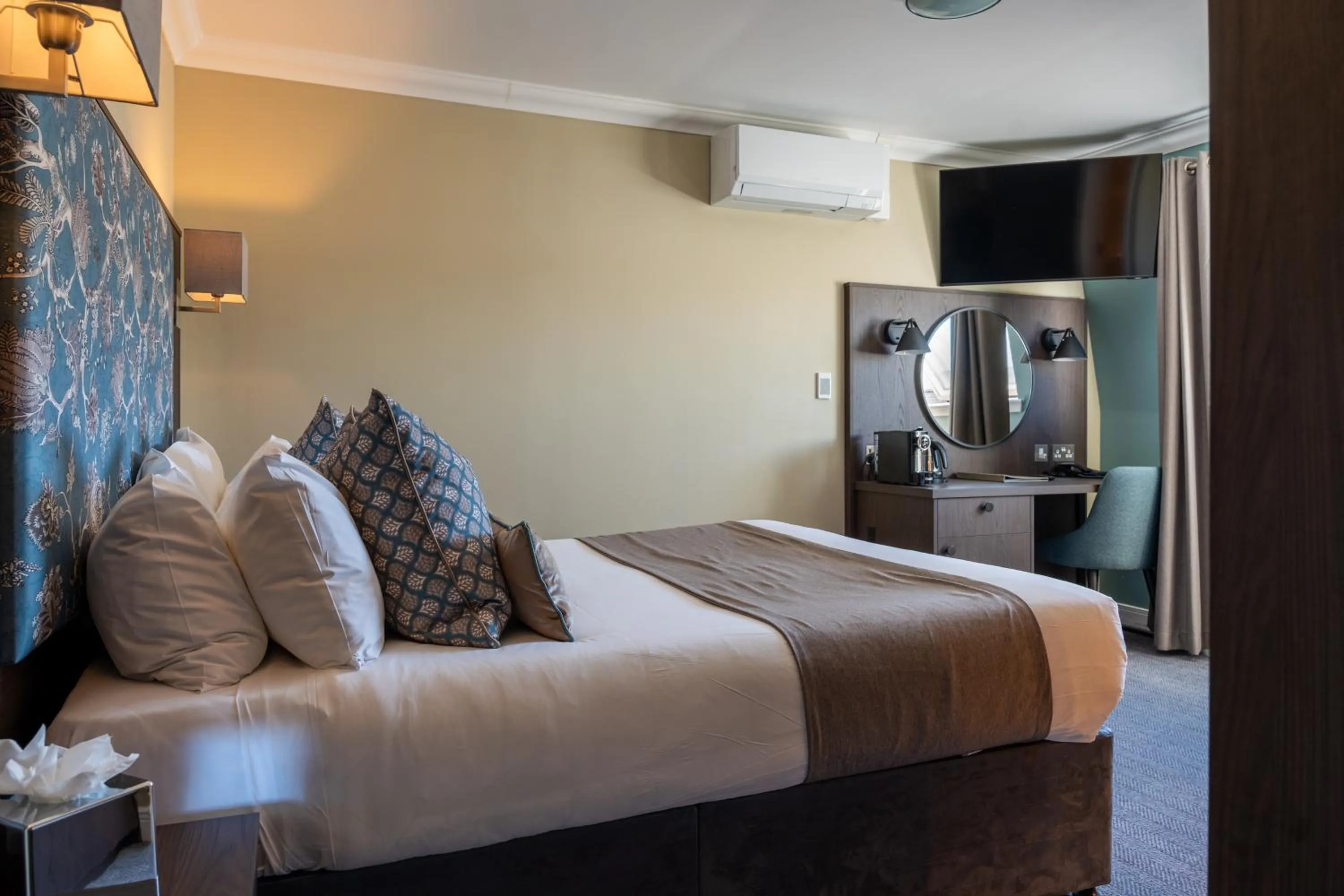 Bed in Nevis Bank Inn