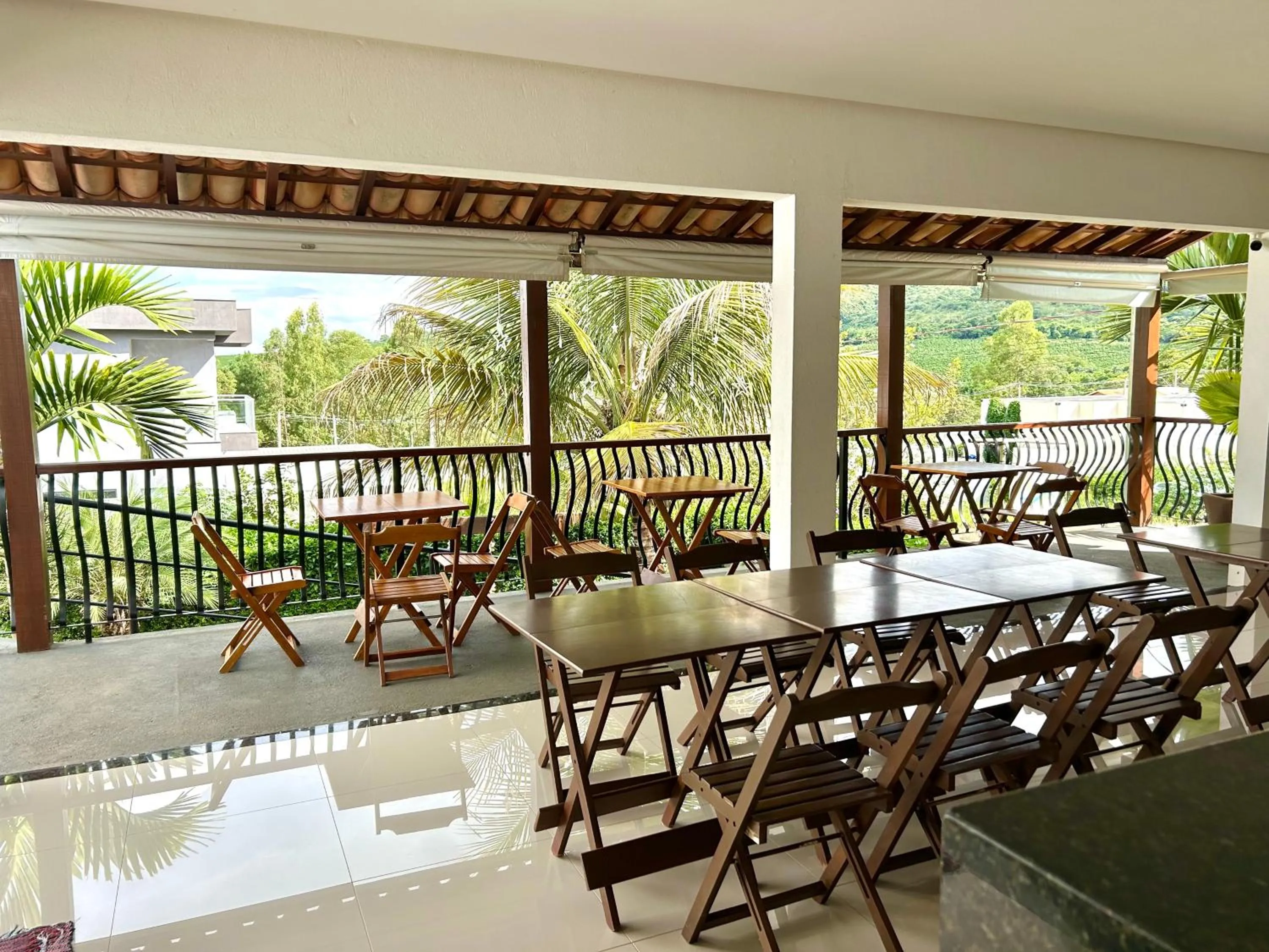 Restaurant/places to eat in Pousada Rainha Dos Lagos