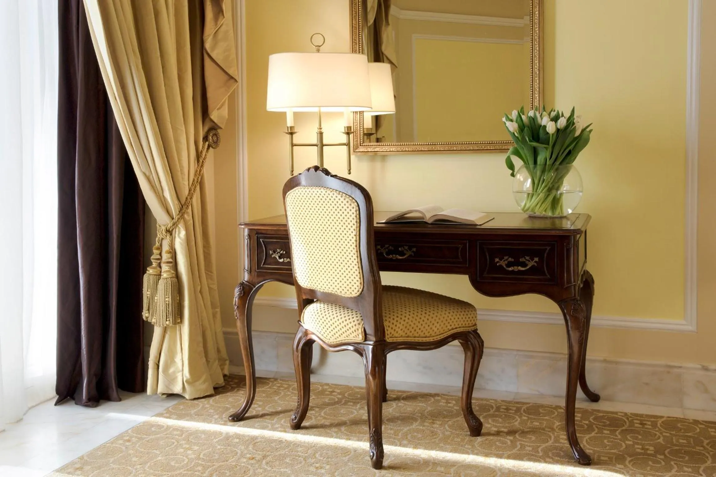 Seating area in The Regency Hotel Kuwait