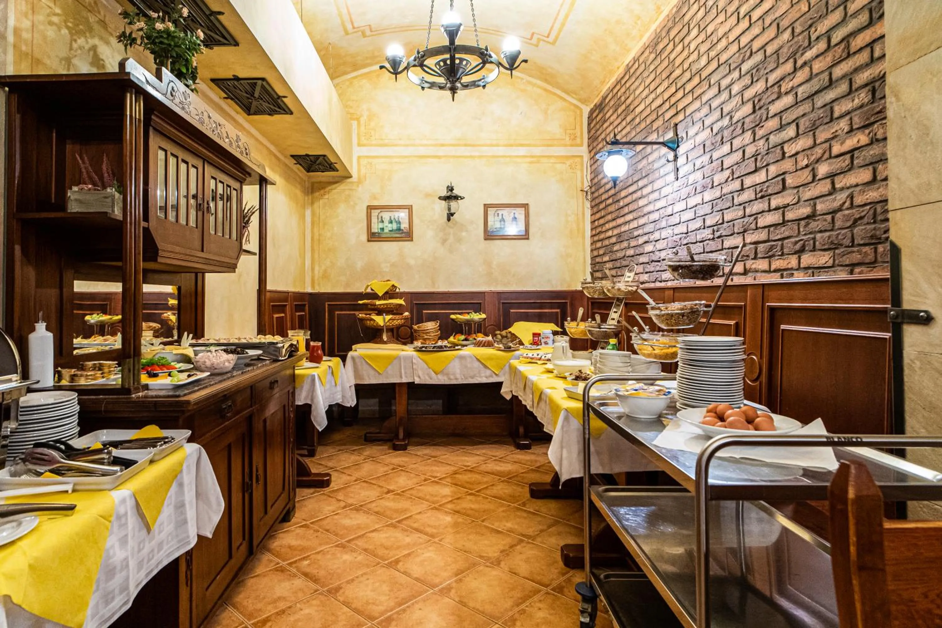 Buffet breakfast in Hotel Dar