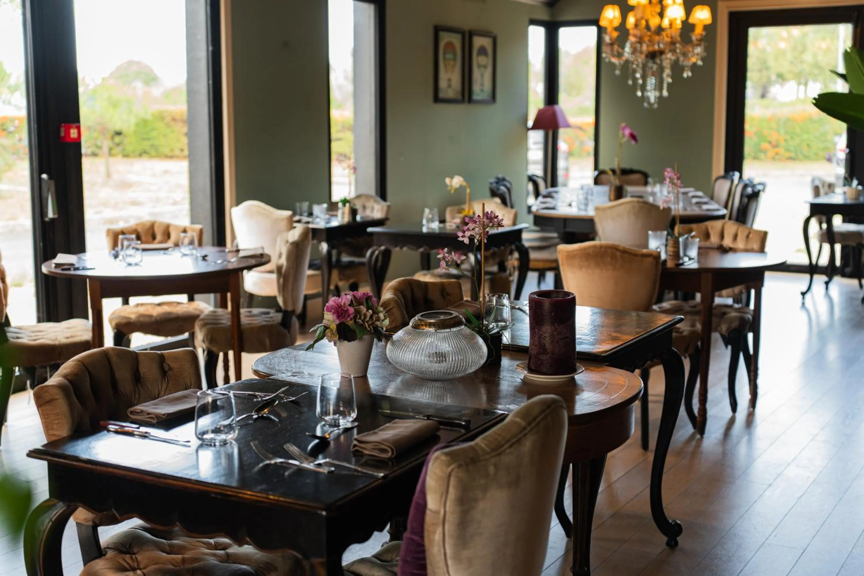 Restaurant/places to eat in Hôtel Le Mercator