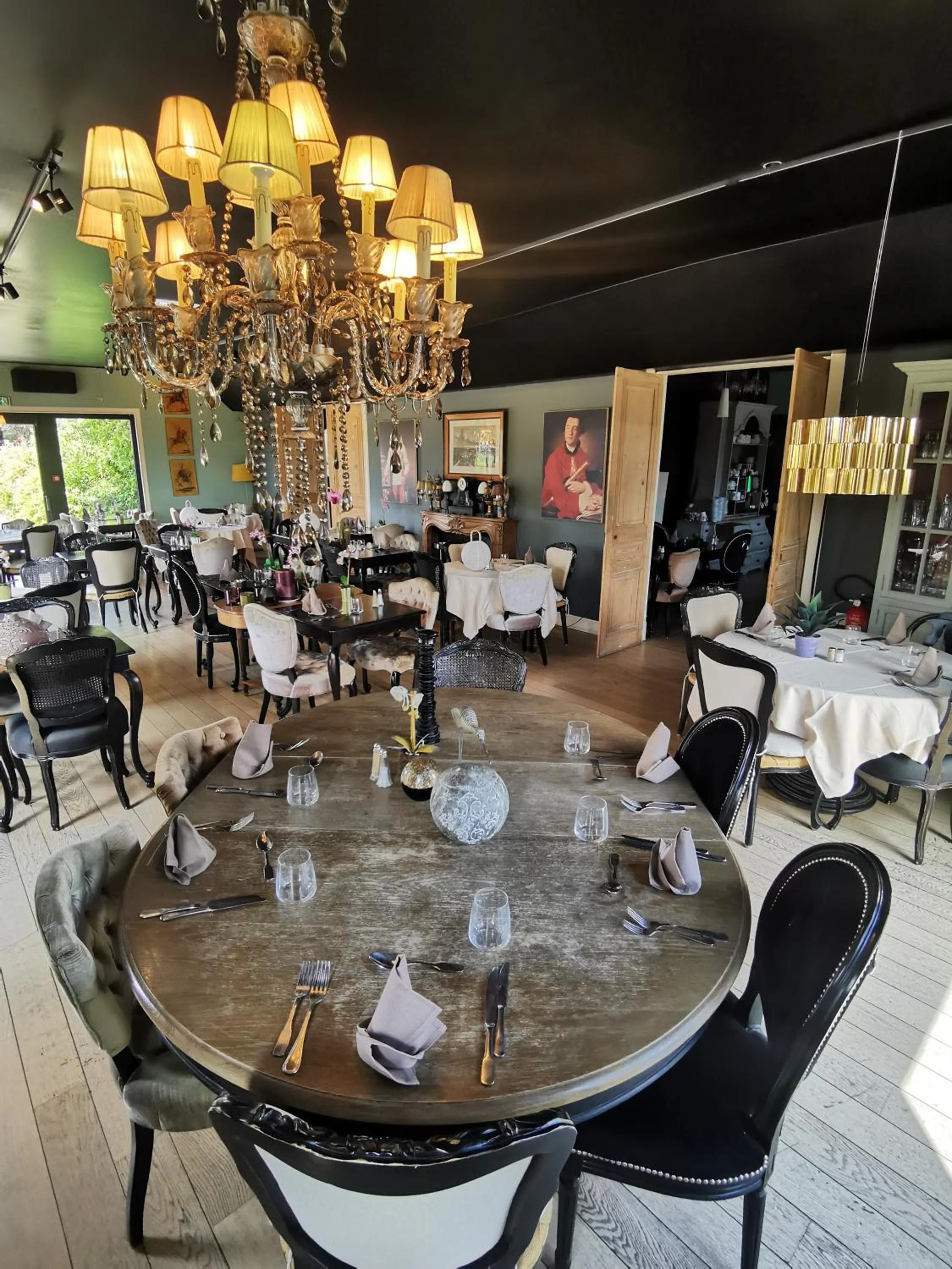 Restaurant/places to eat in Mercator