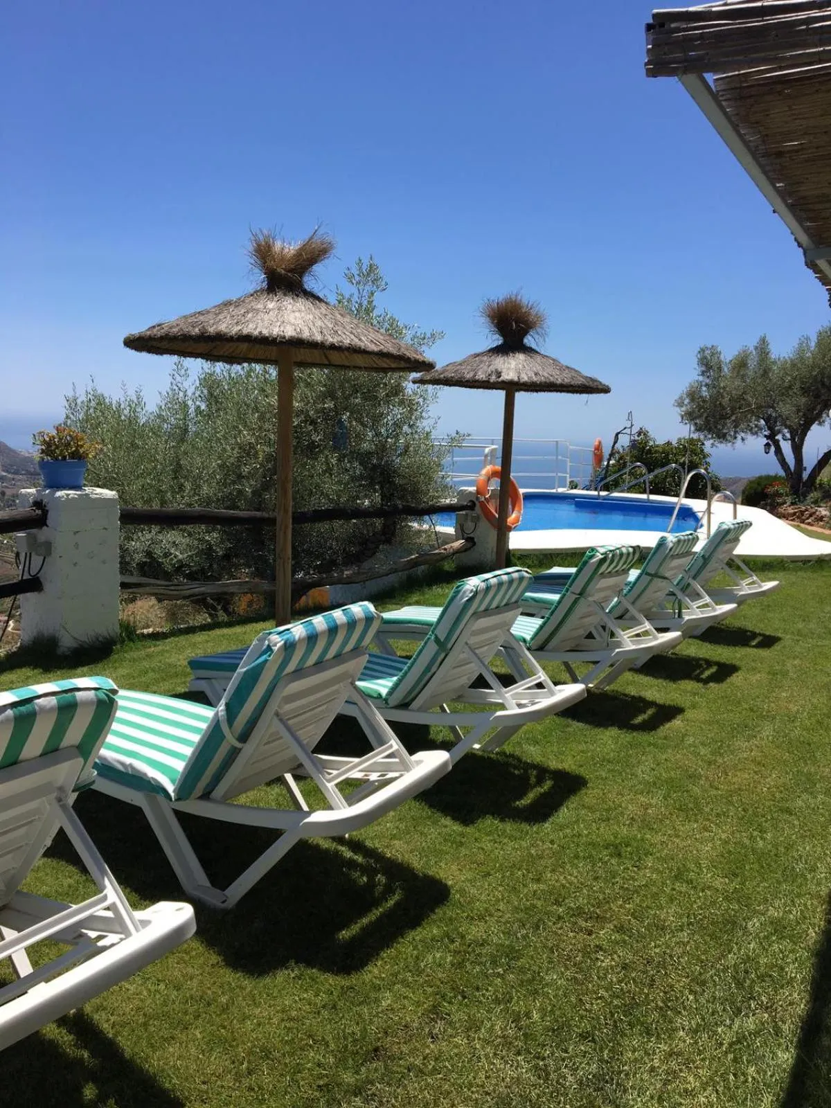 Swimming pool in Hotel Rural los Caracoles