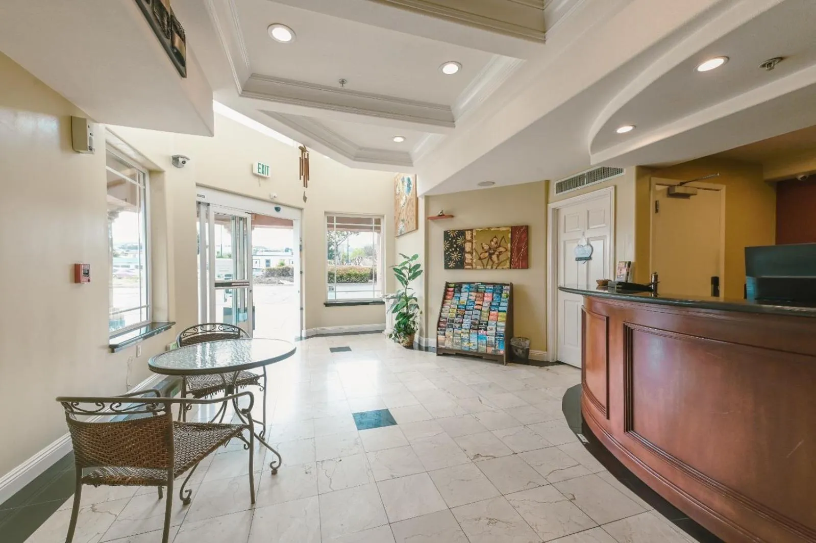 Facade/entrance in Gateway Inn and Suites San Francisco SFO Airport