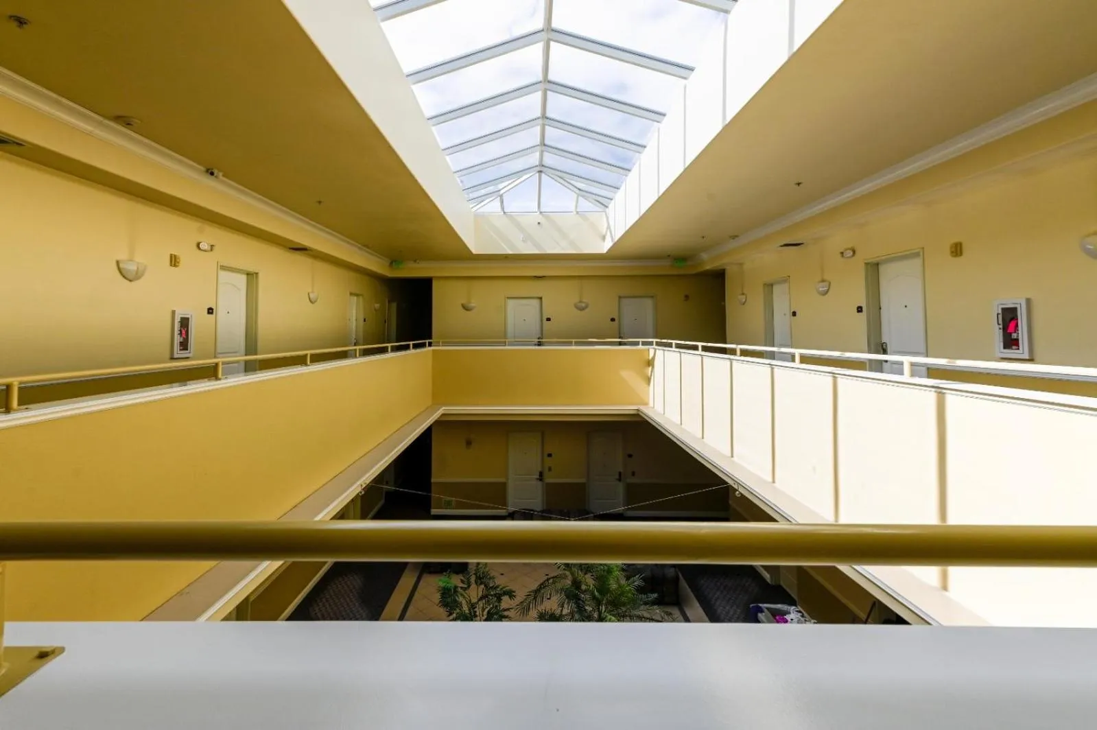 Lobby or reception in Gateway Inn and Suites San Francisco SFO Airport