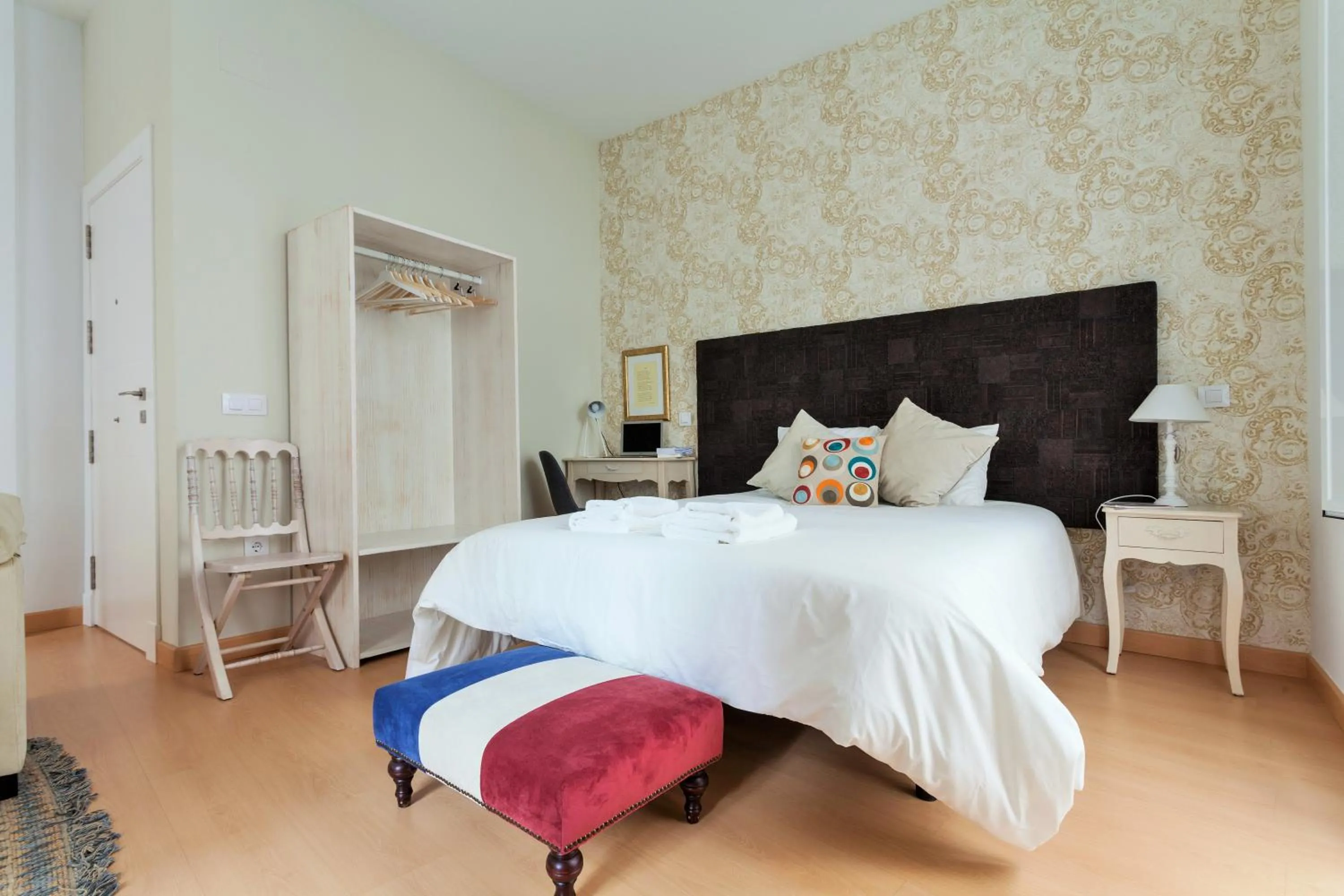 Bed in Hostly Acetres 1A loft in city center, comunal terrace, fibre,parking optional