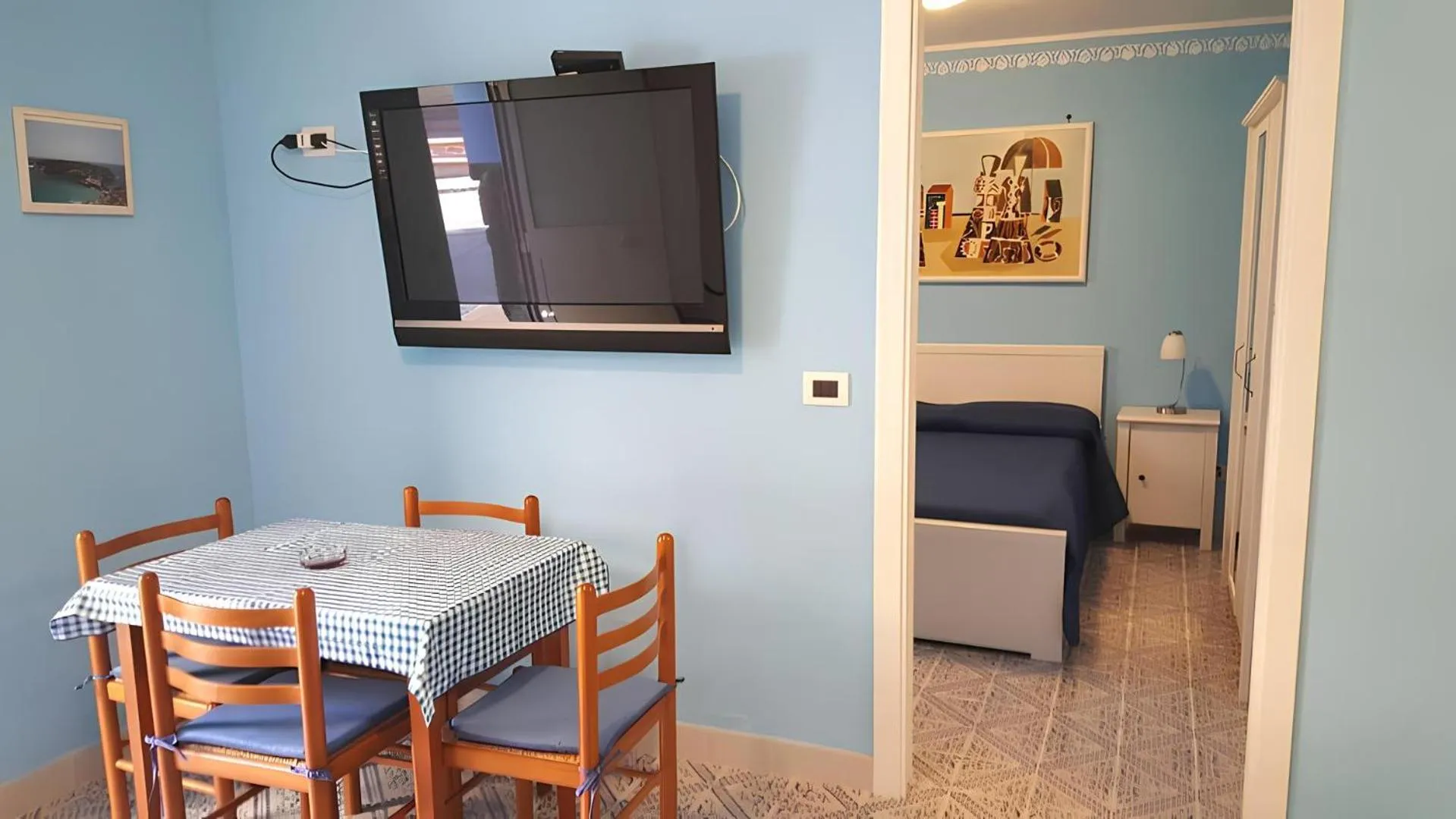 Communal lounge/ TV room in Hotel Villa Nefele