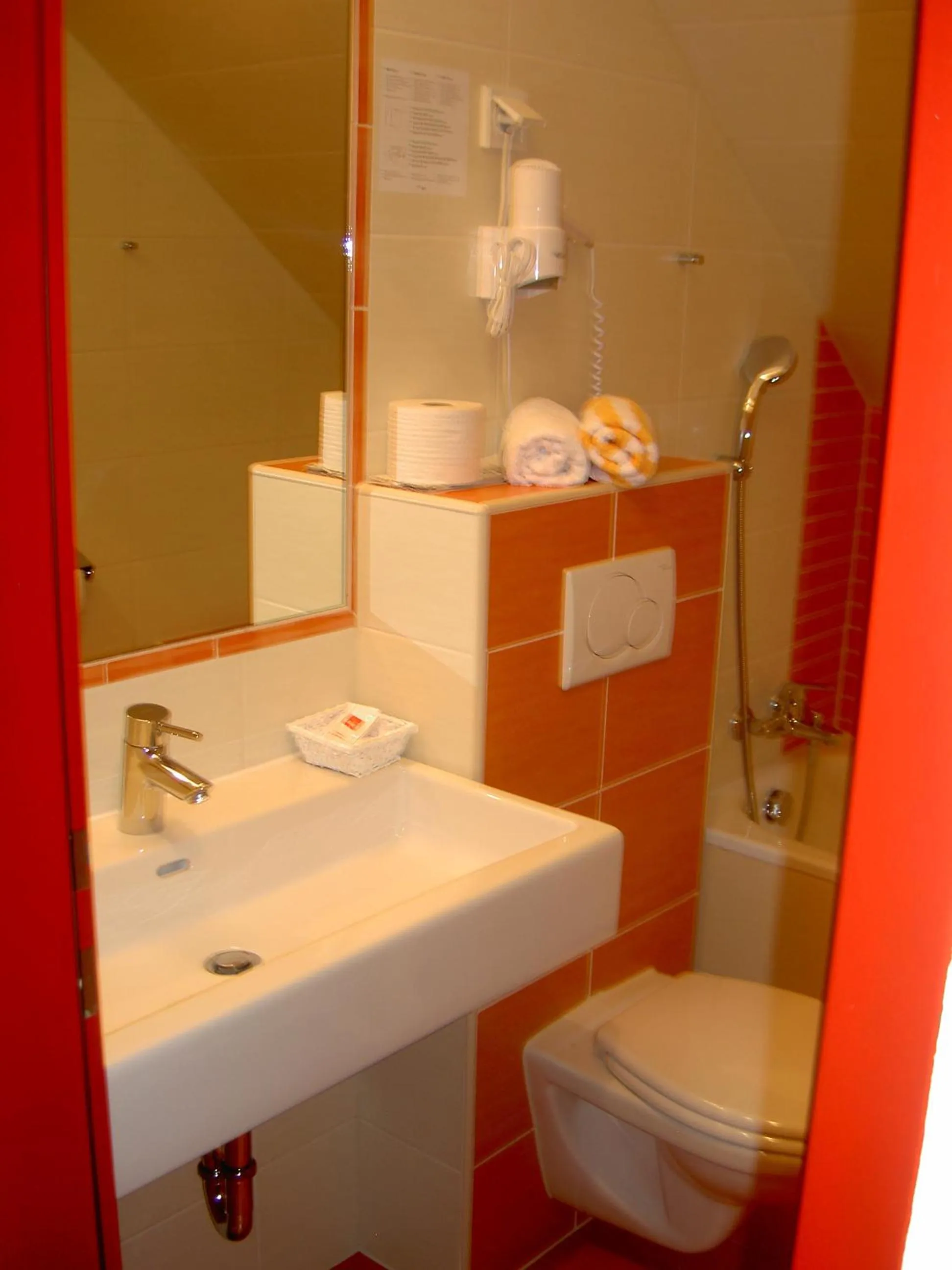 Shower in Hotel Aloisia, Hotel Garni
