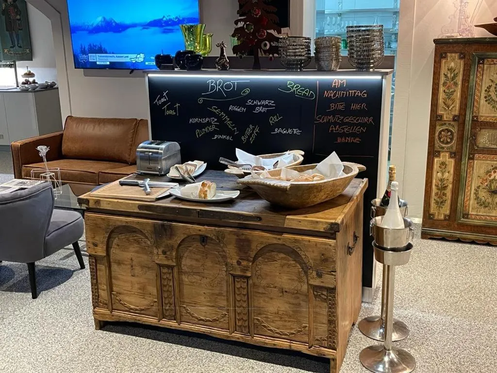 Restaurant/places to eat in Hotel Aloisia, Hotel Garni