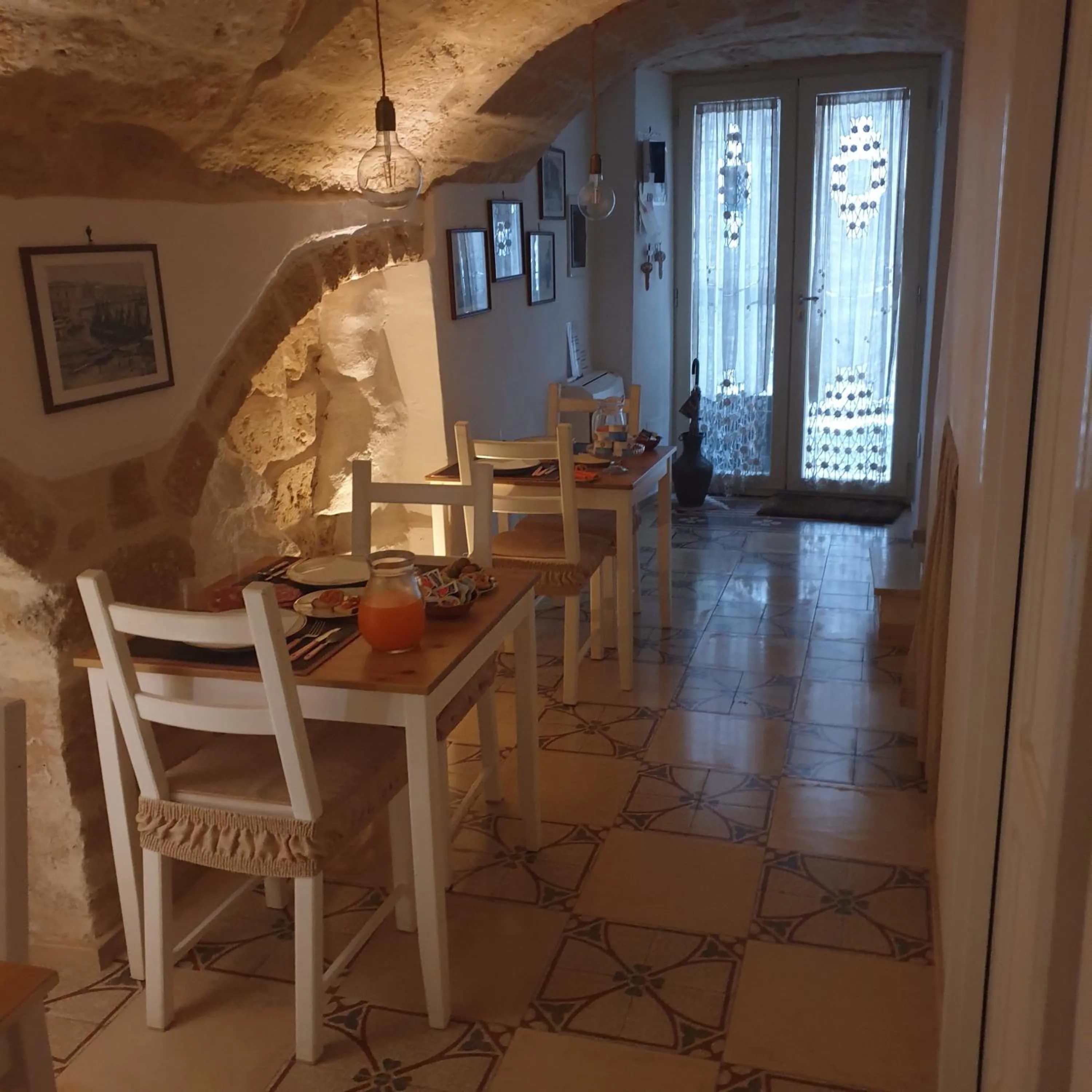 Dining area in B&B Dei Cardinale