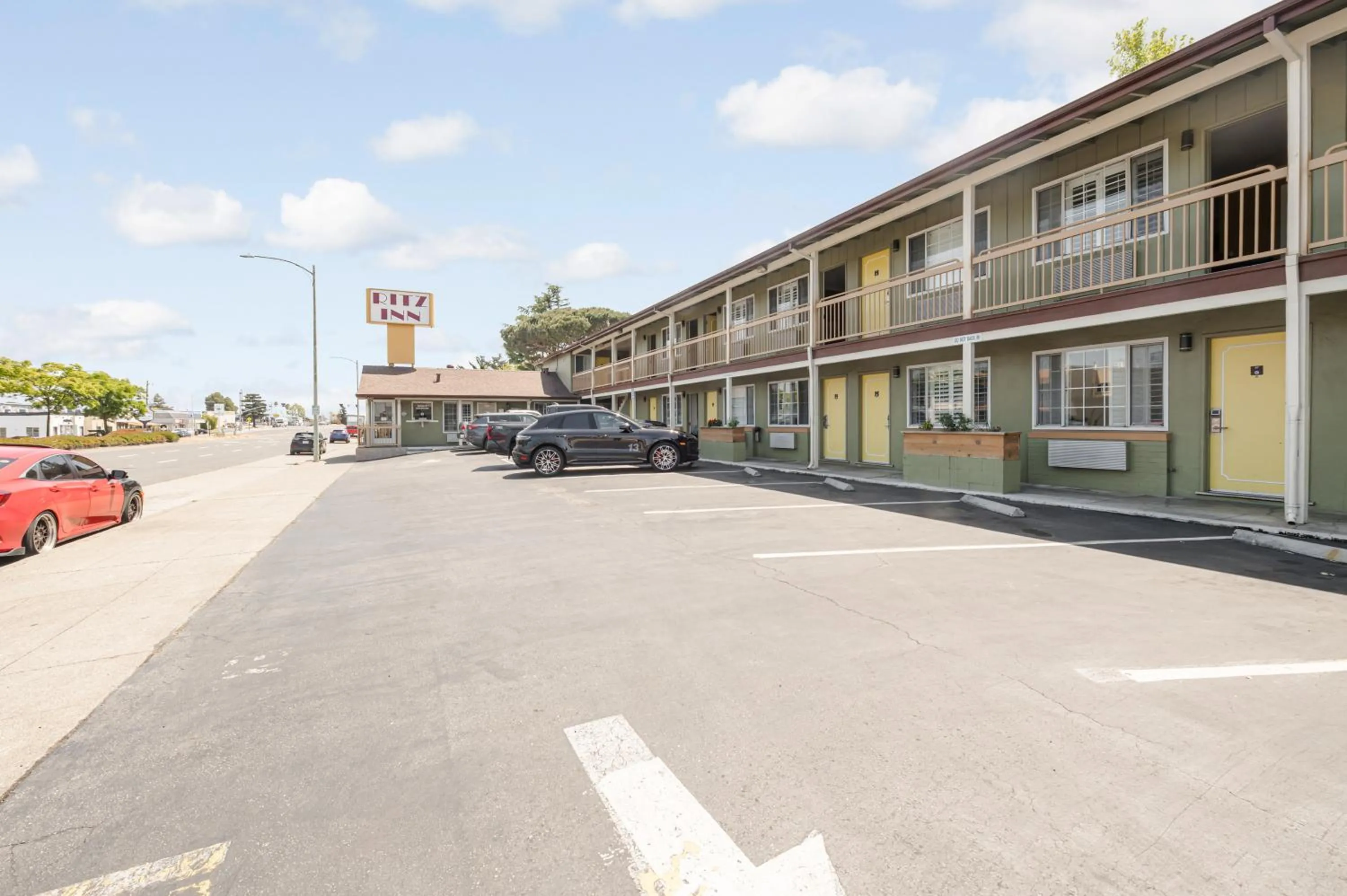 Property building in Ritz Inn-San Francisco Airport SFO