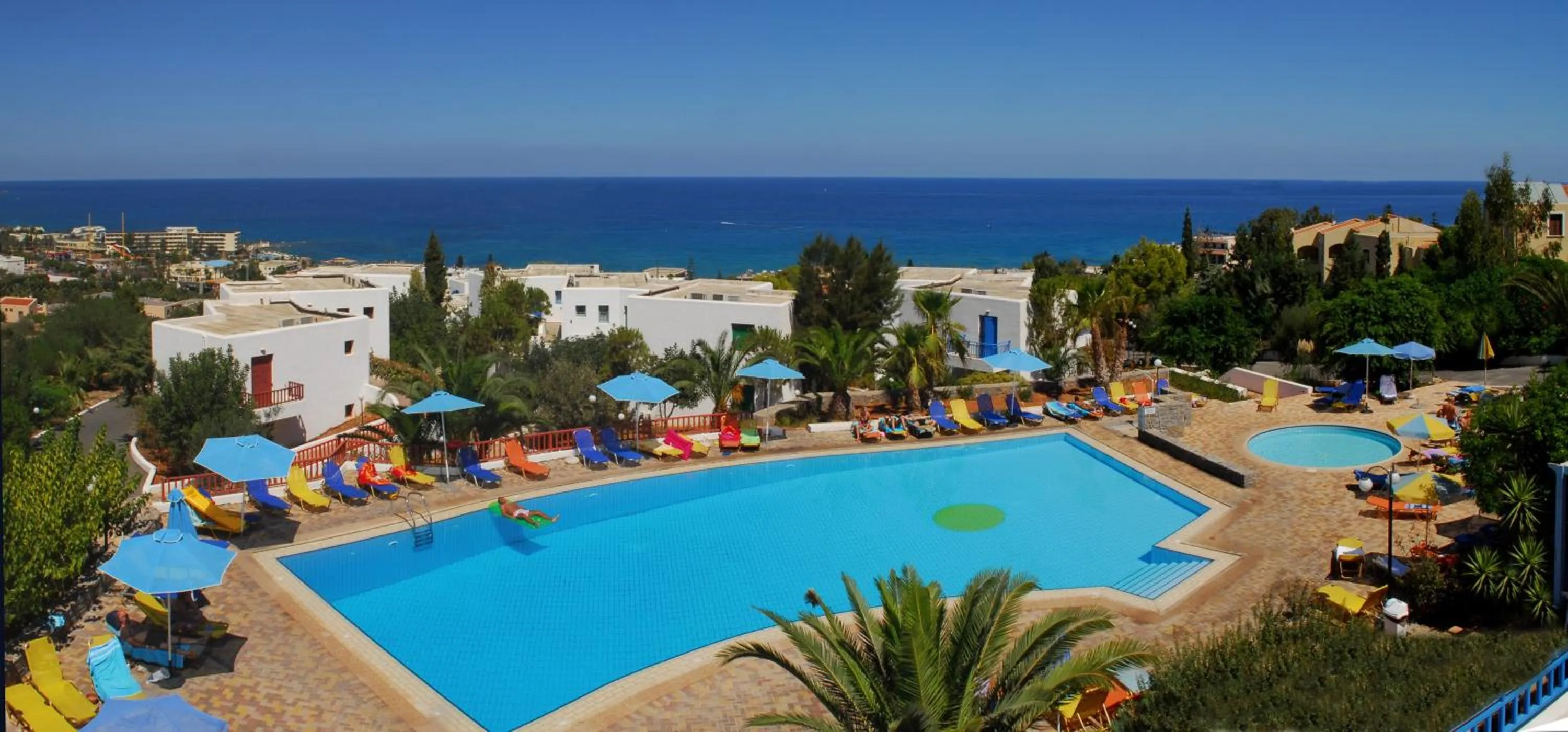 Swimming pool in Sunshine Village Hotel
