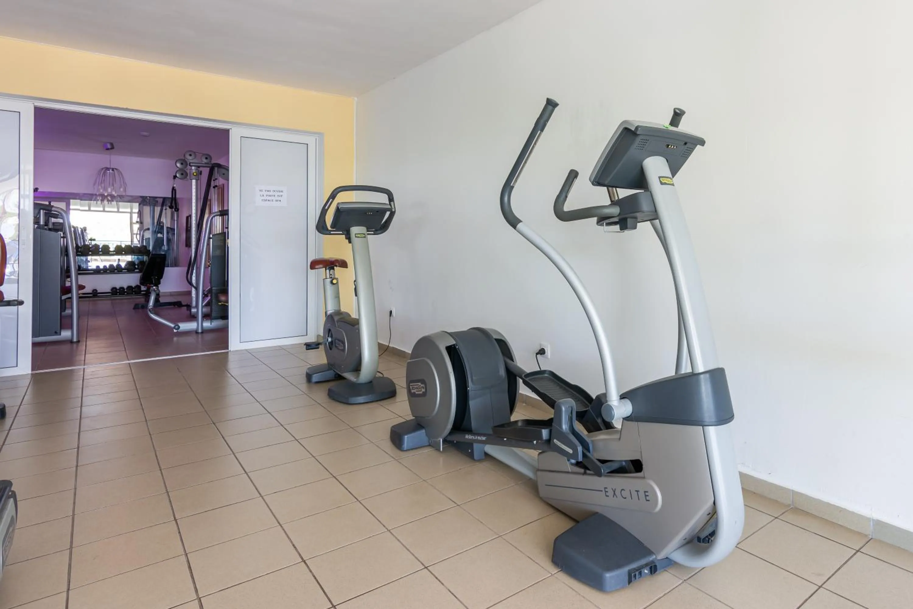 Fitness centre/facilities in Sunshine Village Hotel