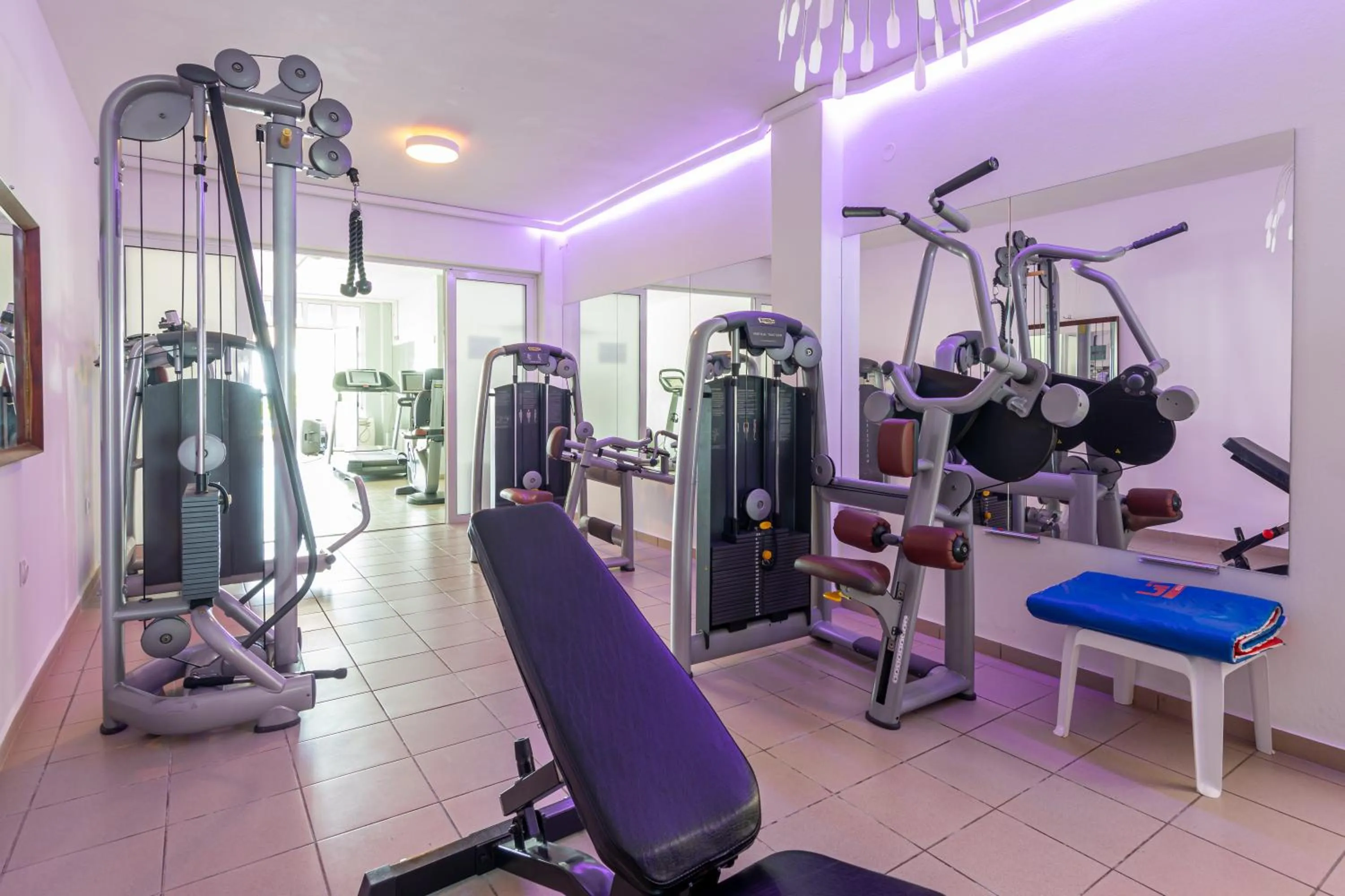 Fitness centre/facilities in Sunshine Village Hotel