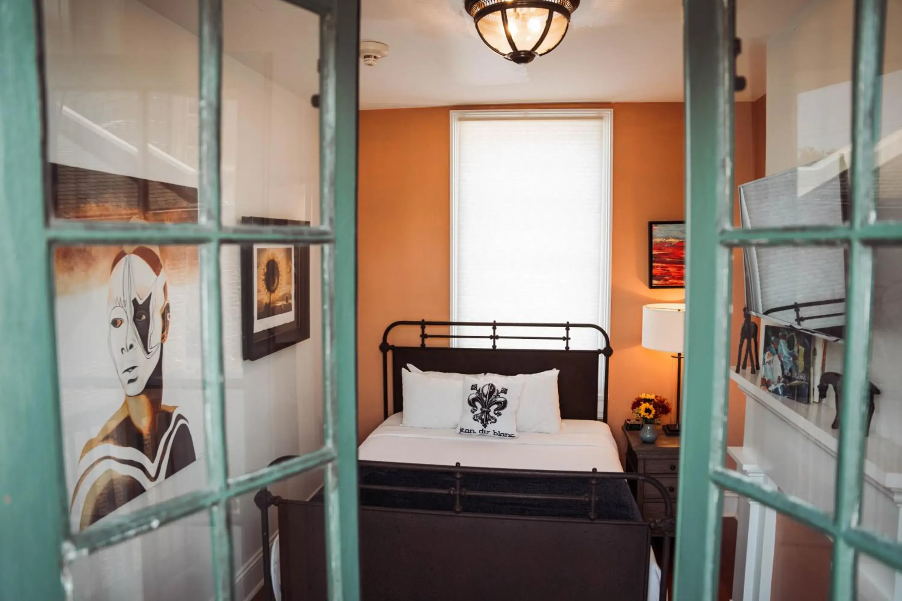 Two-Bedroom Suite in Royal Frenchmen Hotel and Bar Two-Bedroom Suite in Royal Frenchmen Hotel and Bar