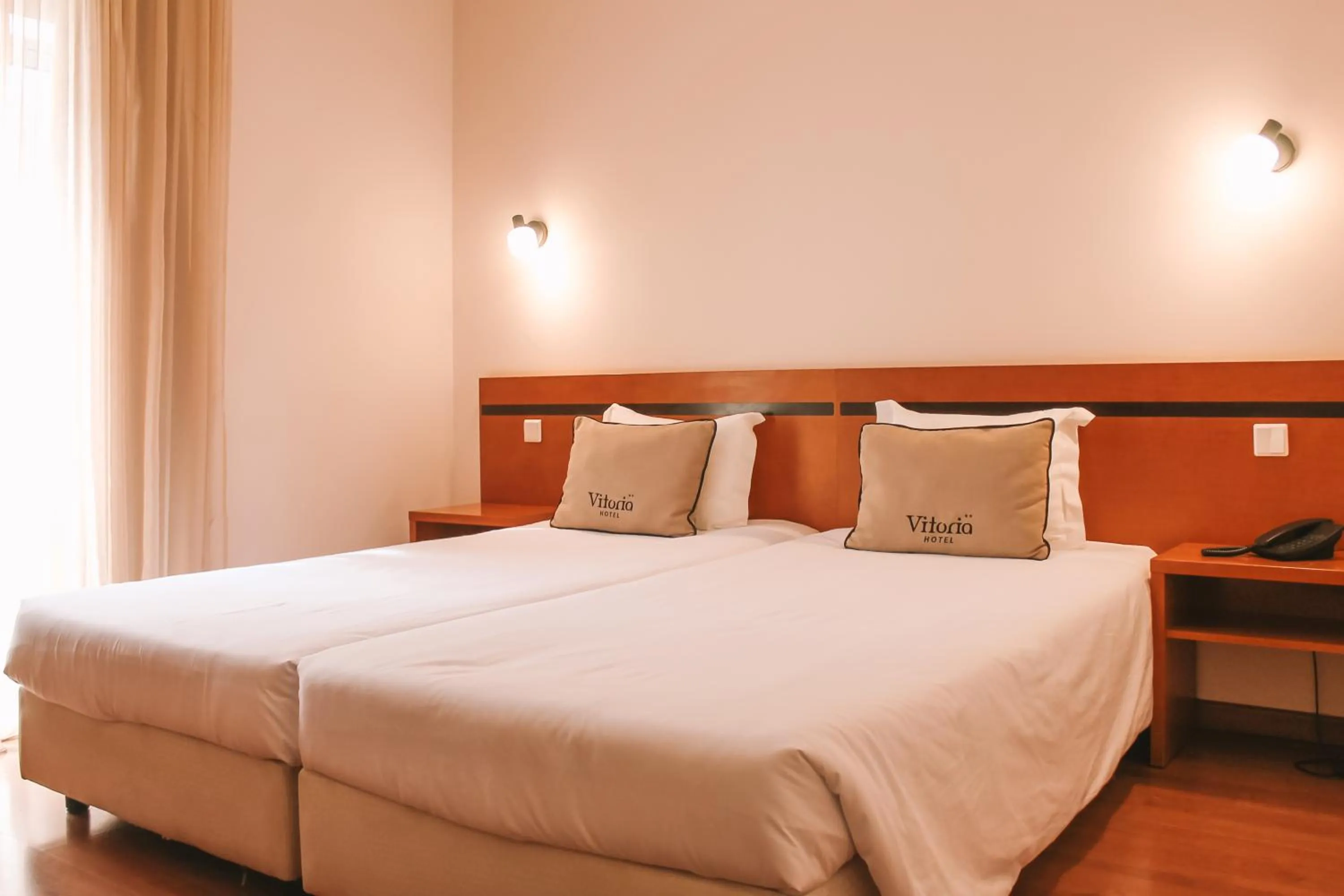 Bedroom, Bed in Vitoria Hotel