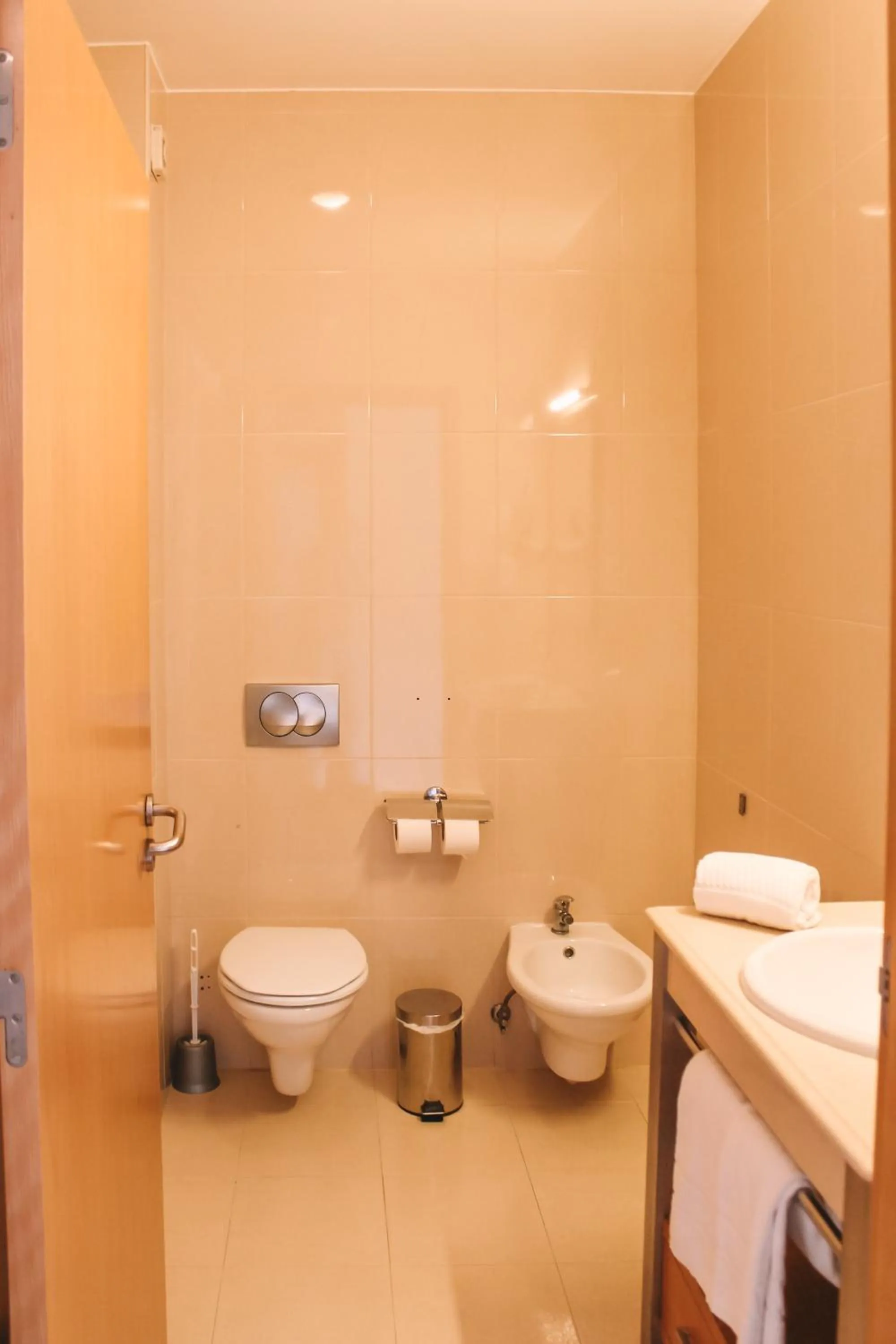 Bathroom in Vitoria Hotel